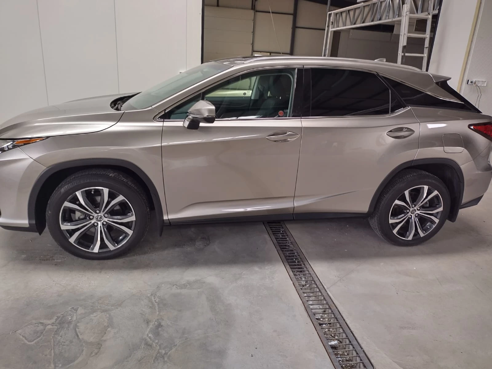 Lexus RX 350 Premium  - изображение 4
