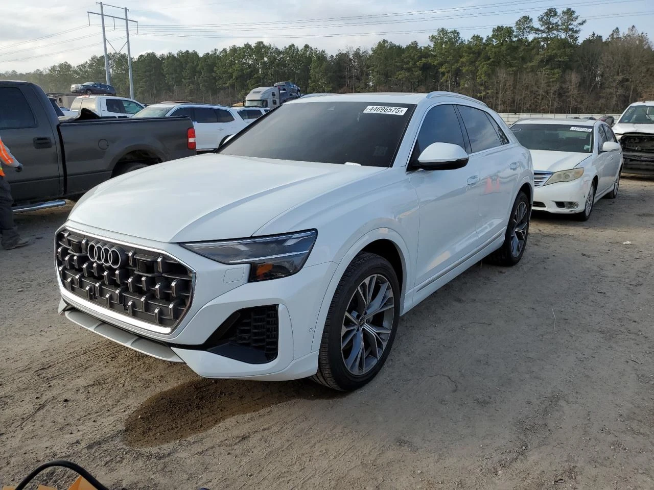 Audi Q8 Premium Plus* B&O* Matrix* 360* Head-Up* Въздух*  - изображение 2