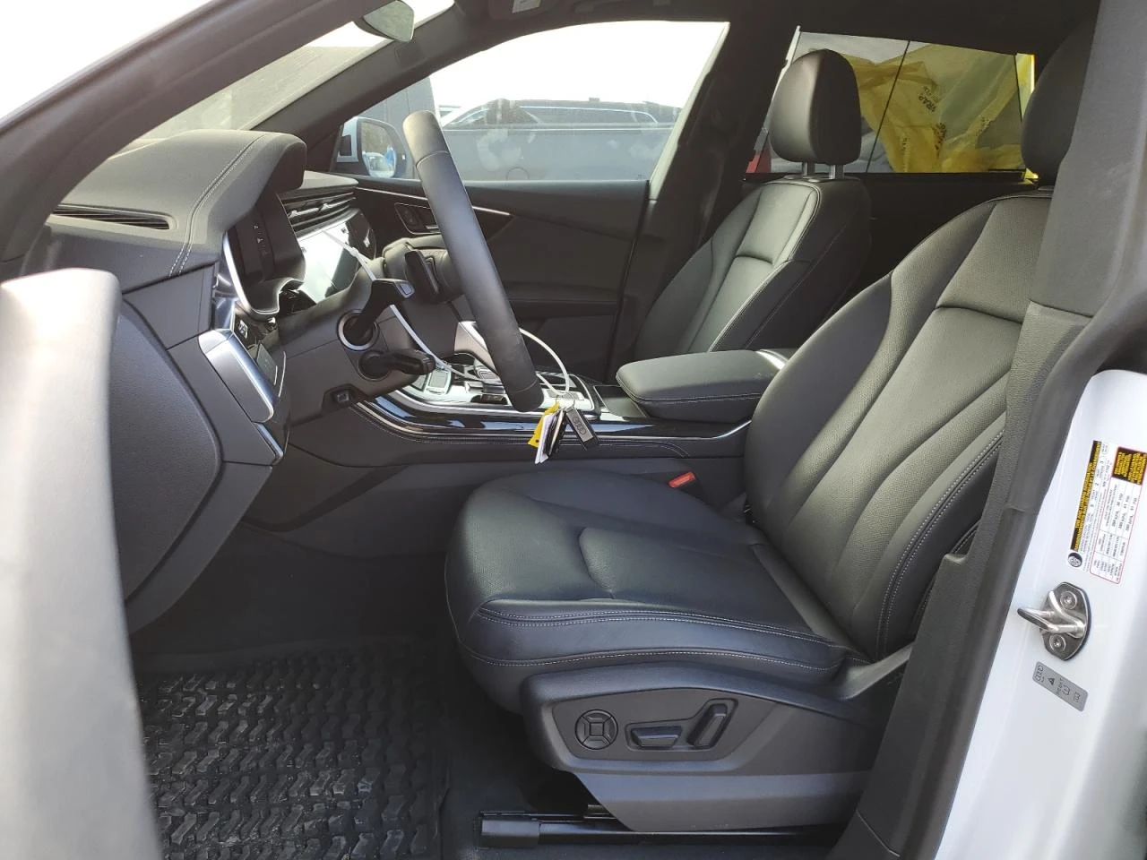 Audi Q8 Premium Plus* B&O* Matrix* 360* Head-Up* Въздух*  - изображение 7