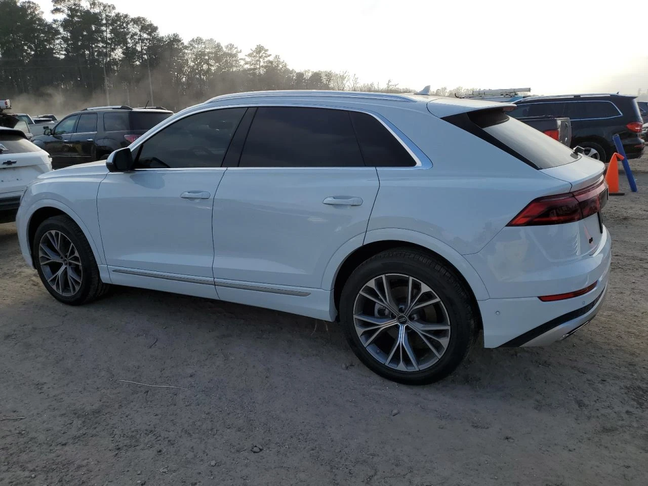 Audi Q8 Premium Plus* B&O* Matrix* 360* Head-Up* Въздух*  - изображение 3