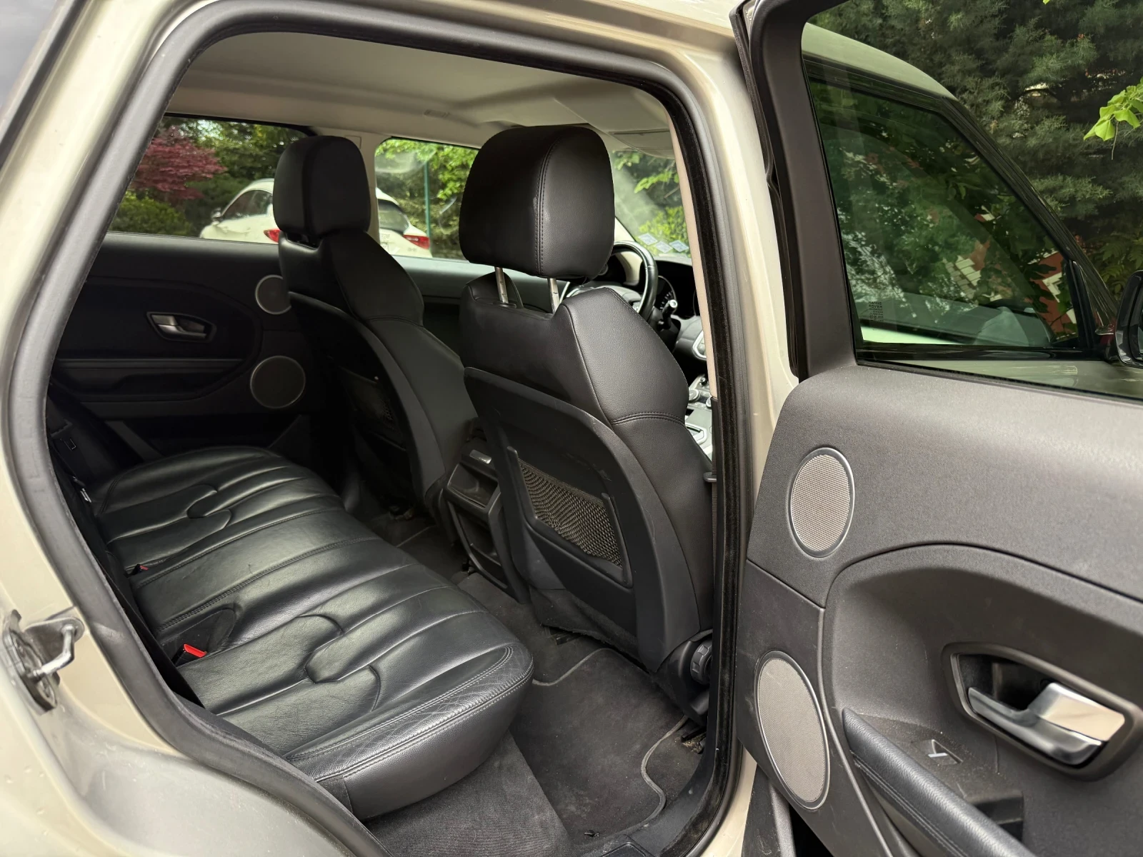 Land Rover Range Rover Evoque 2.2, АВТОМАТИК + пълна сервизна история - изображение 9