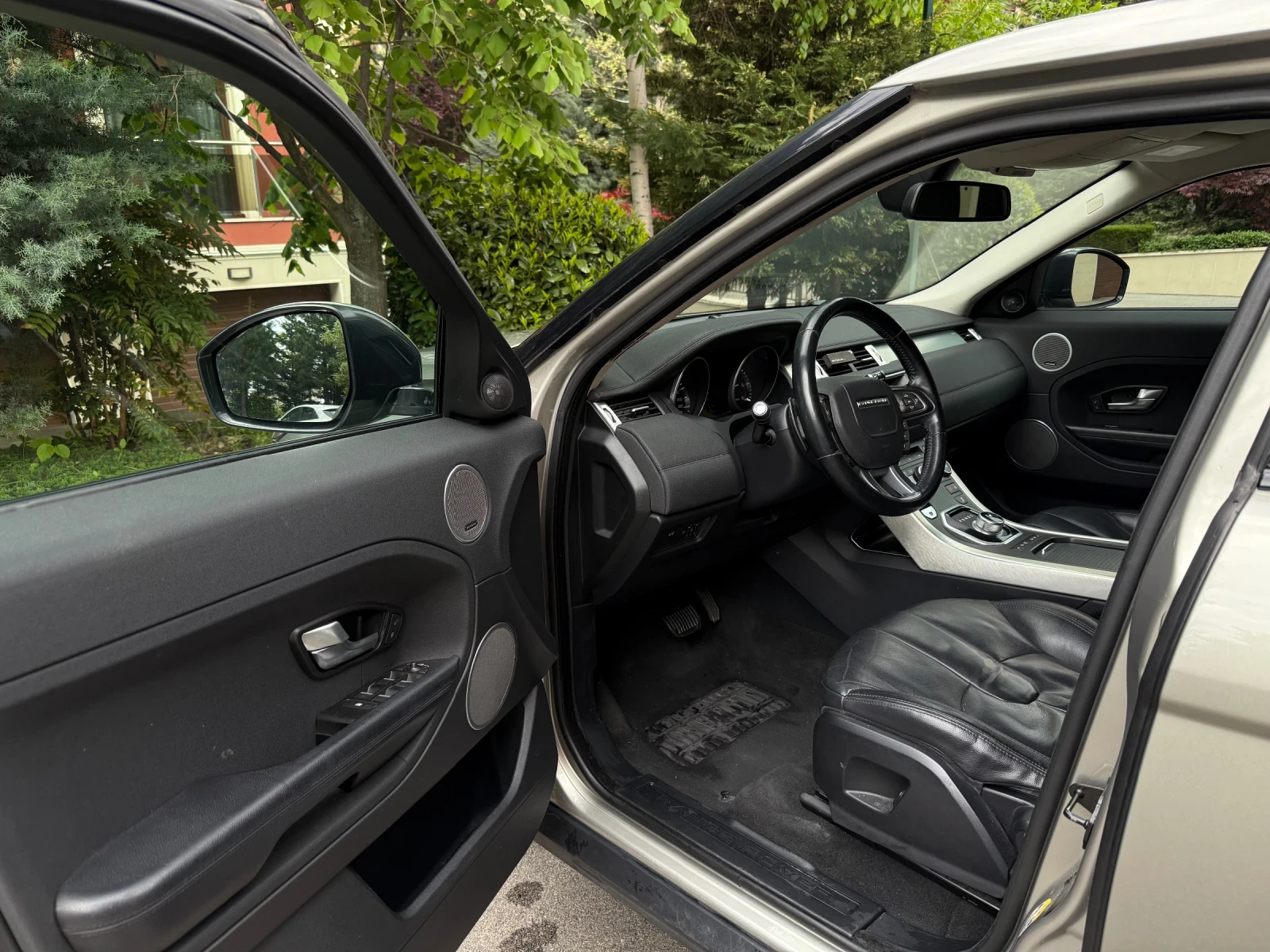 Land Rover Range Rover Evoque 2.2, АВТОМАТИК + пълна сервизна история - изображение 6