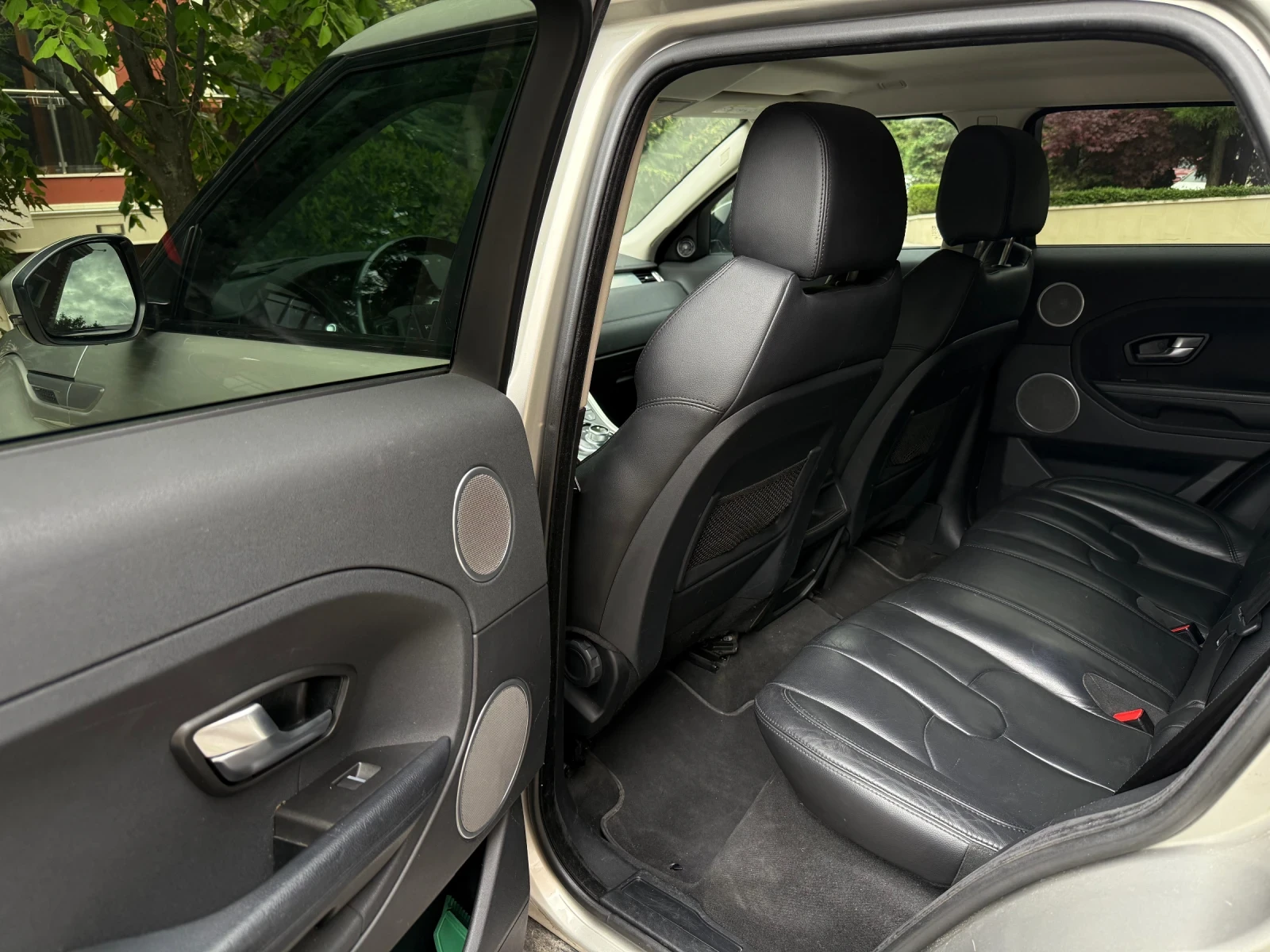 Land Rover Range Rover Evoque 2.2, АВТОМАТИК + пълна сервизна история - изображение 7