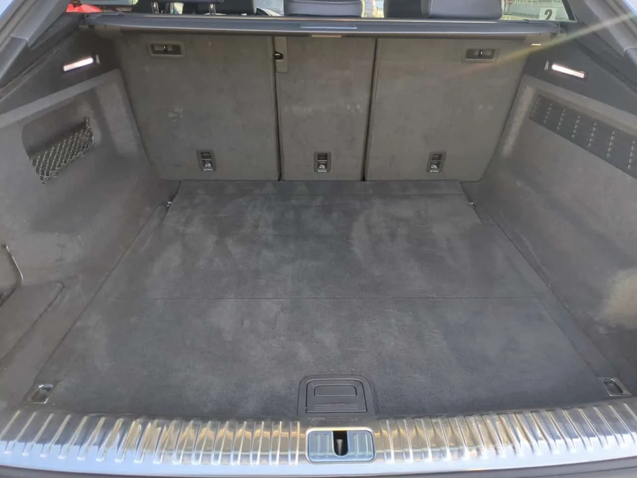 Audi Q8 55TFSI * Progressiv * Без инциденти * CARFAX * , снимка 12 - Автомобили и джипове - 53987218