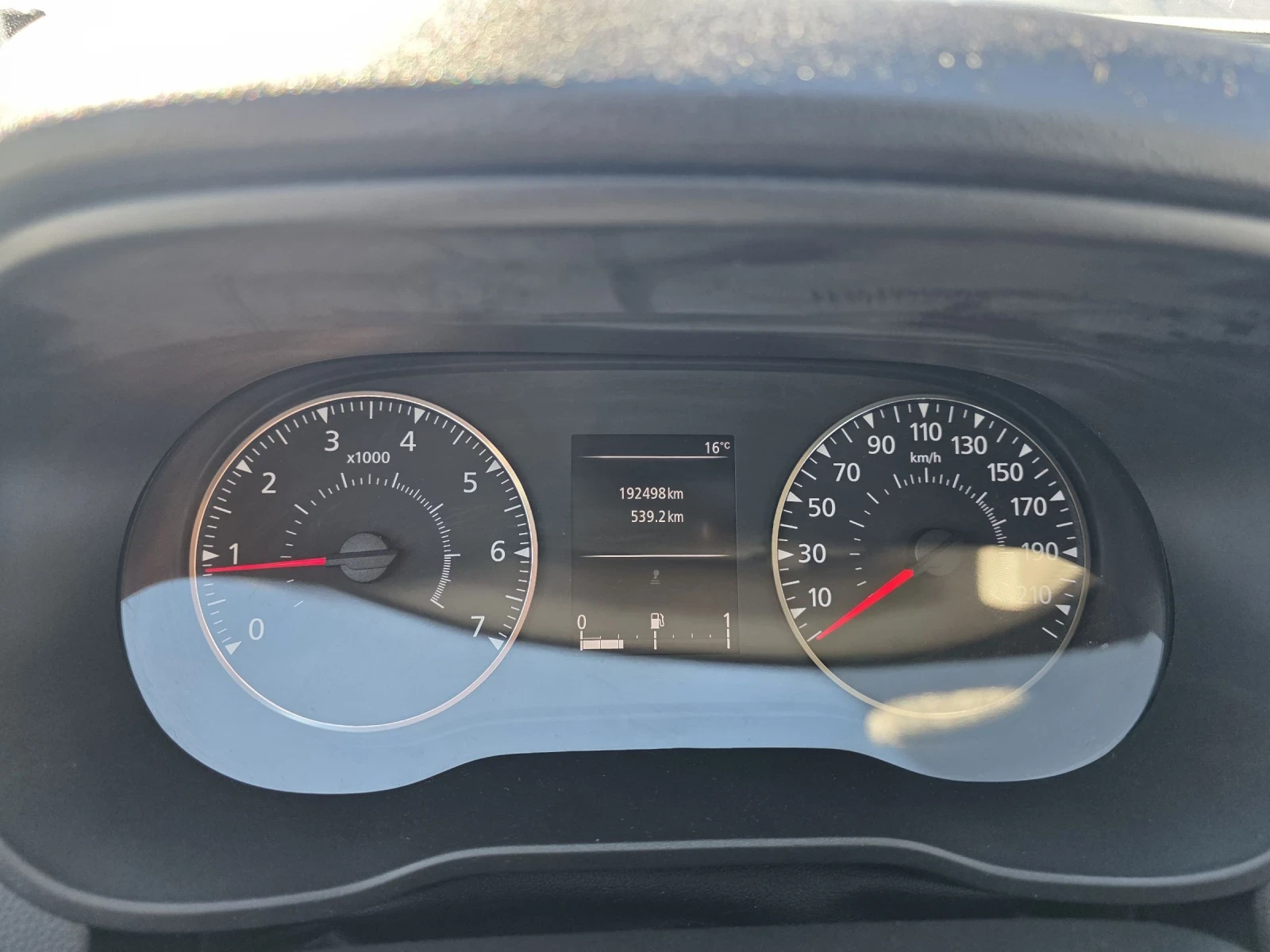 Dacia Duster 1.6i EURO 6C Лизинг, снимка 13 - Автомобили и джипове - 54109613