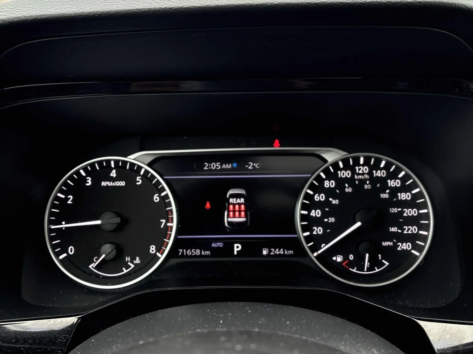 Nissan Pathfinder * * CARFAX * * АВТО КРЕДИТ * * , снимка 10 - Автомобили и джипове - 54209650