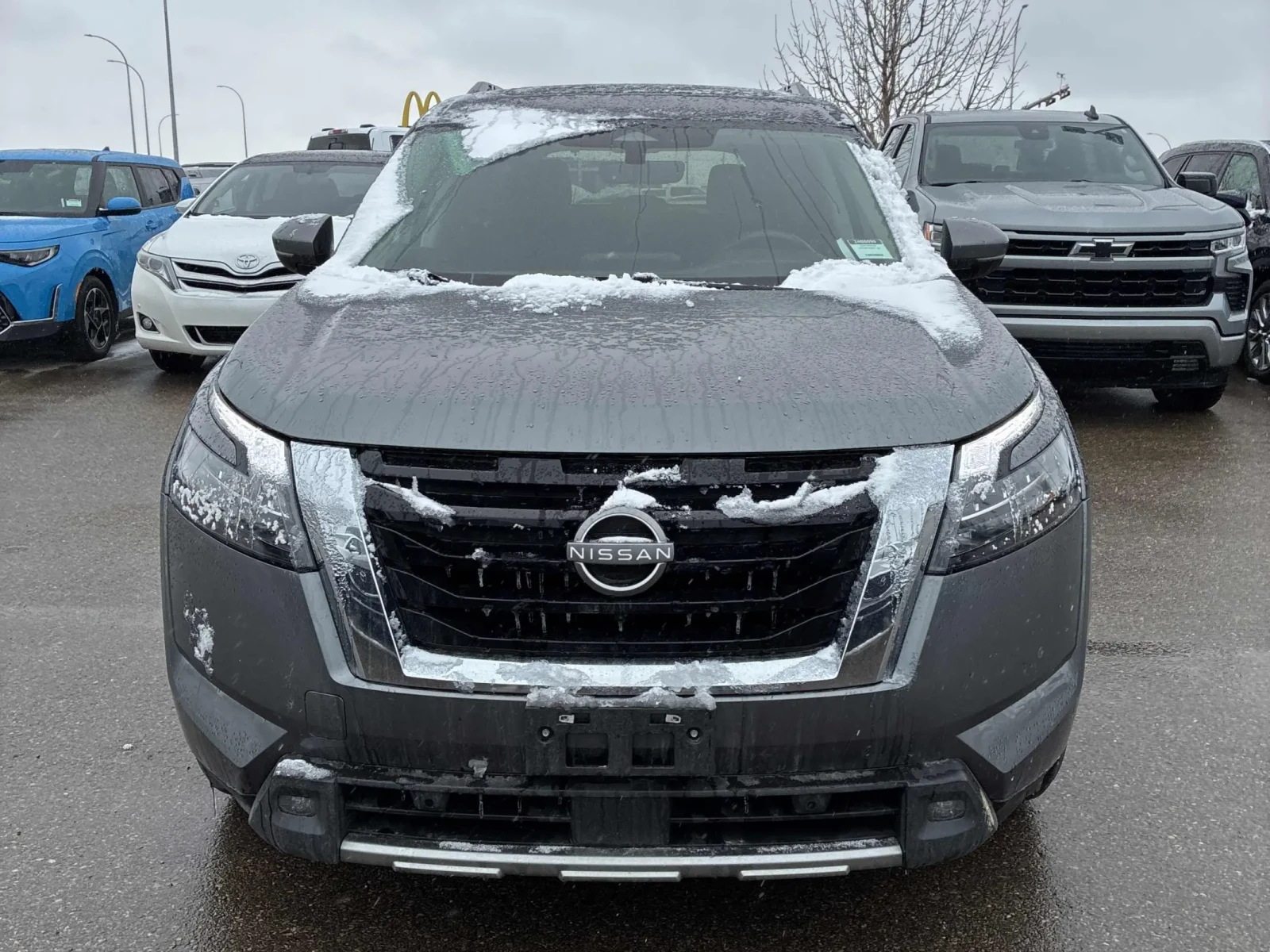 Nissan Pathfinder * * CARFAX * * АВТО КРЕДИТ * * , снимка 2 - Автомобили и джипове - 54209650