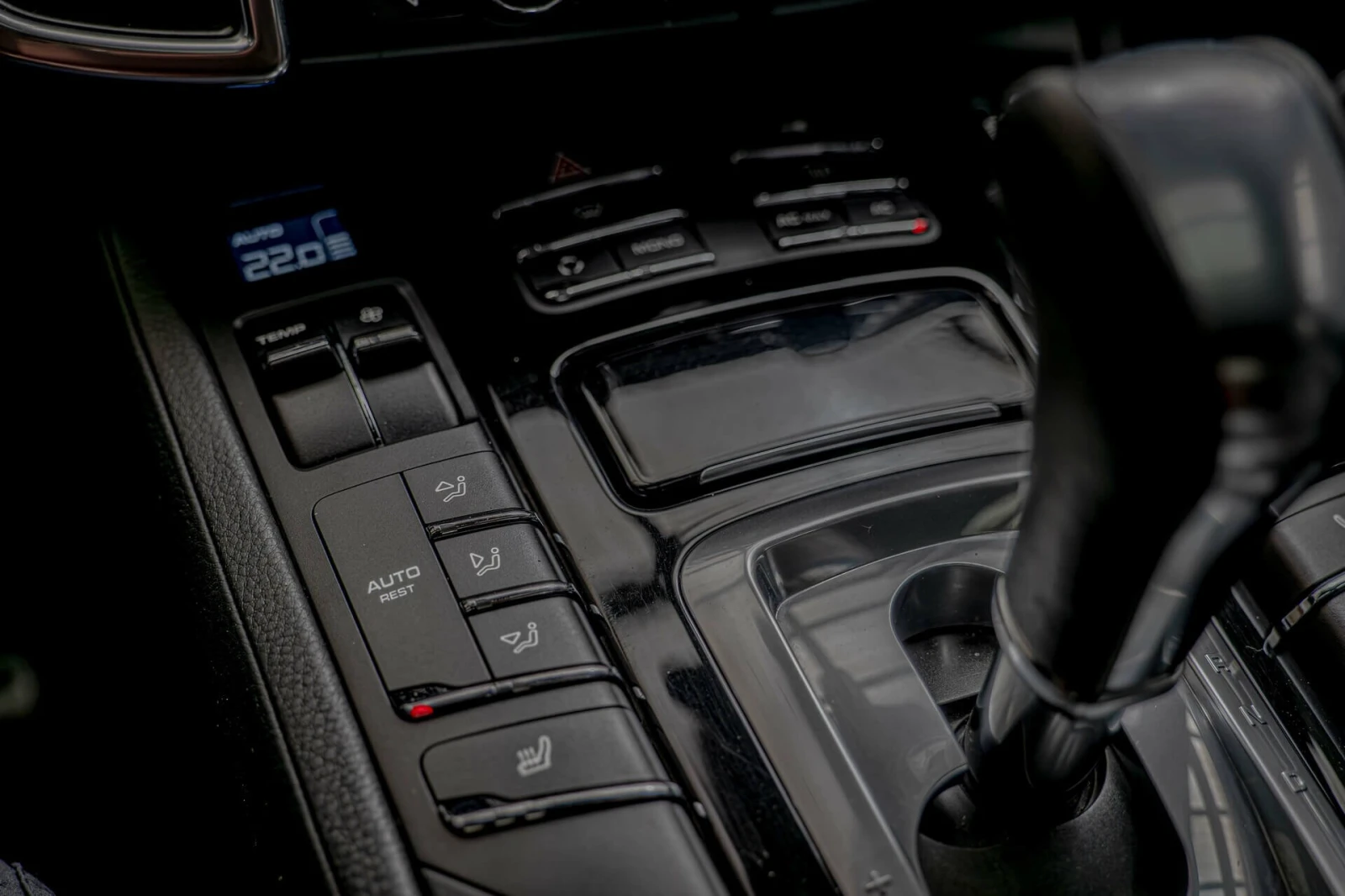 Porsche Cayenne S V8 4.8/PDLS/Bose/PDC/Memory/Шибедах, снимка 13 - Автомобили и джипове - 54358849