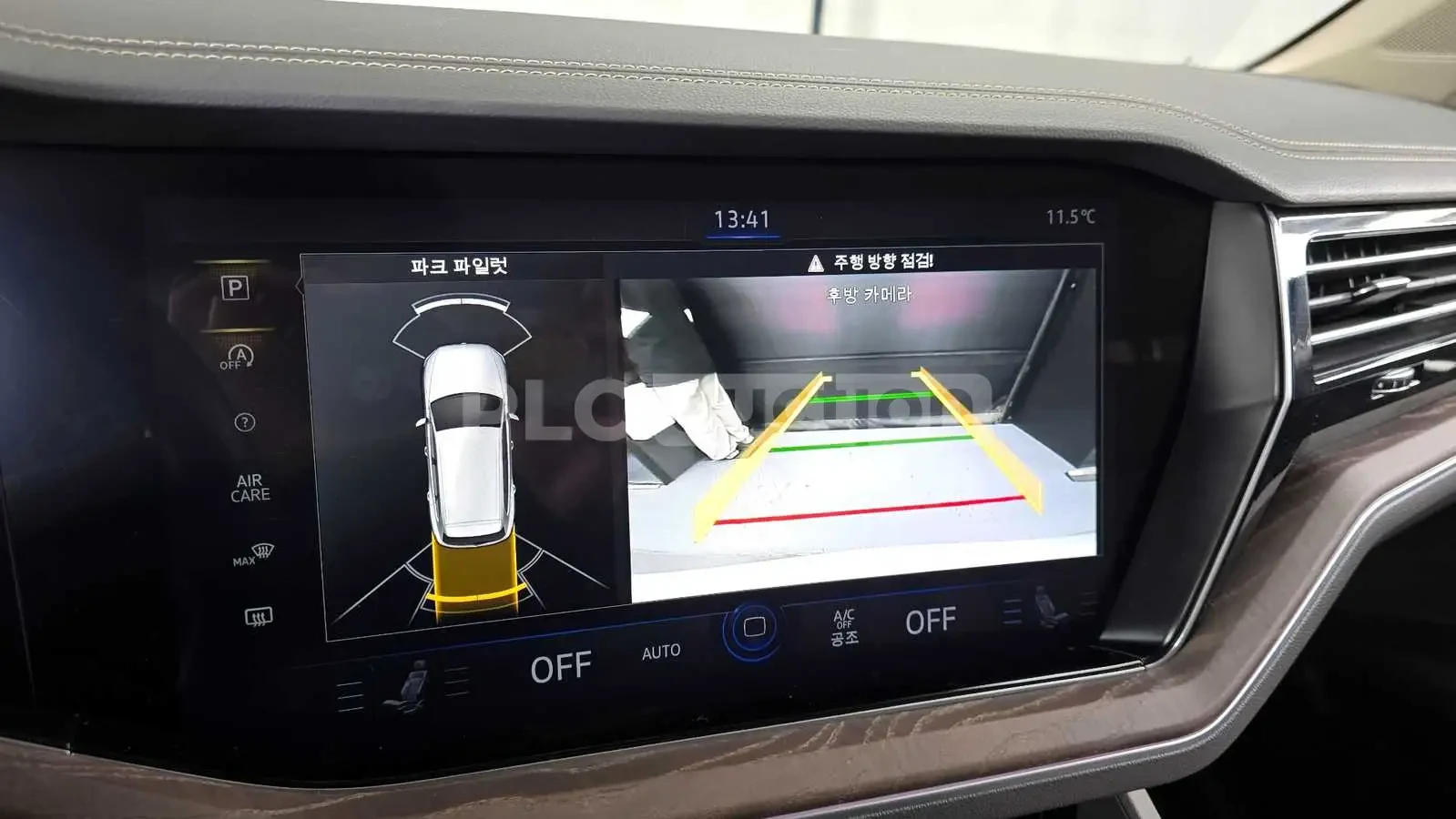 VW Touareg 3.0 TDI 4X4 | DIGITAL| PANO| DIST| CAM | ТЕХНОТЕСТ, снимка 11 - Автомобили и джипове - 54518199