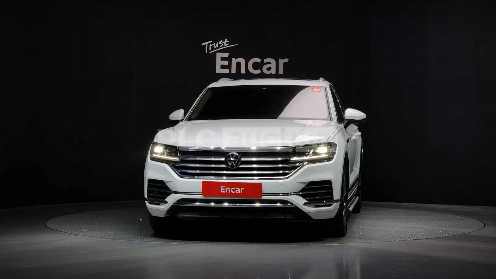 VW Touareg 3.0 TDI 4X4 | DIGITAL| PANO| DIST| CAM | ТЕХНОТЕСТ, снимка 4 - Автомобили и джипове - 54518199