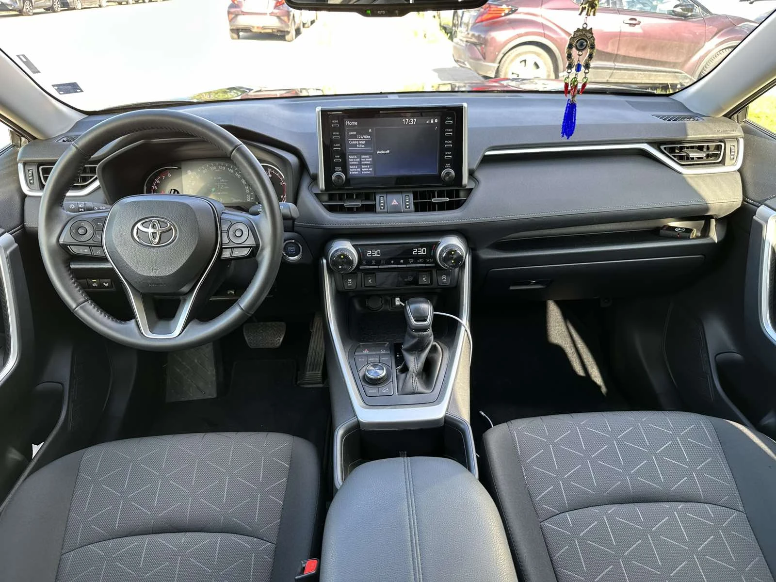 Toyota Rav4 2.0 Executive AWD, снимка 11 - Автомобили и джипове - 54549302
