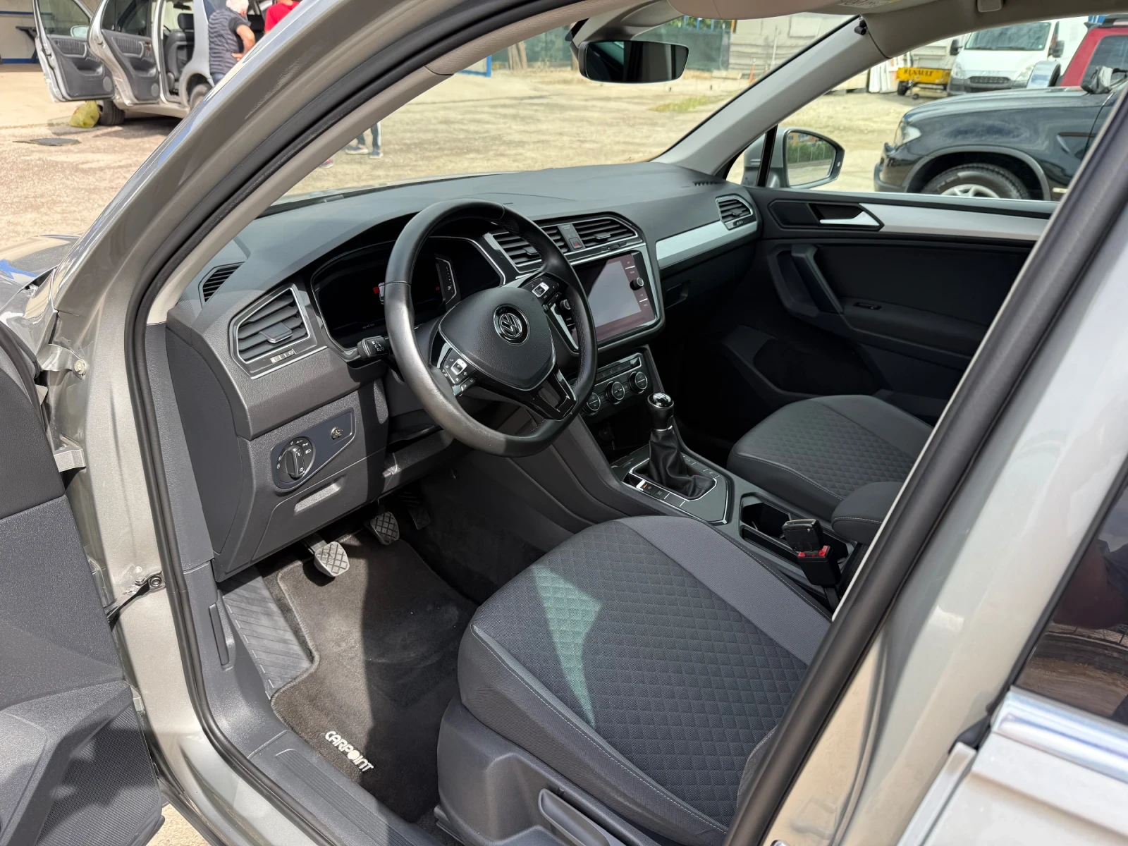 VW Tiguan R LINE DIGITAL 113250km, снимка 7 - Автомобили и джипове - 54735105