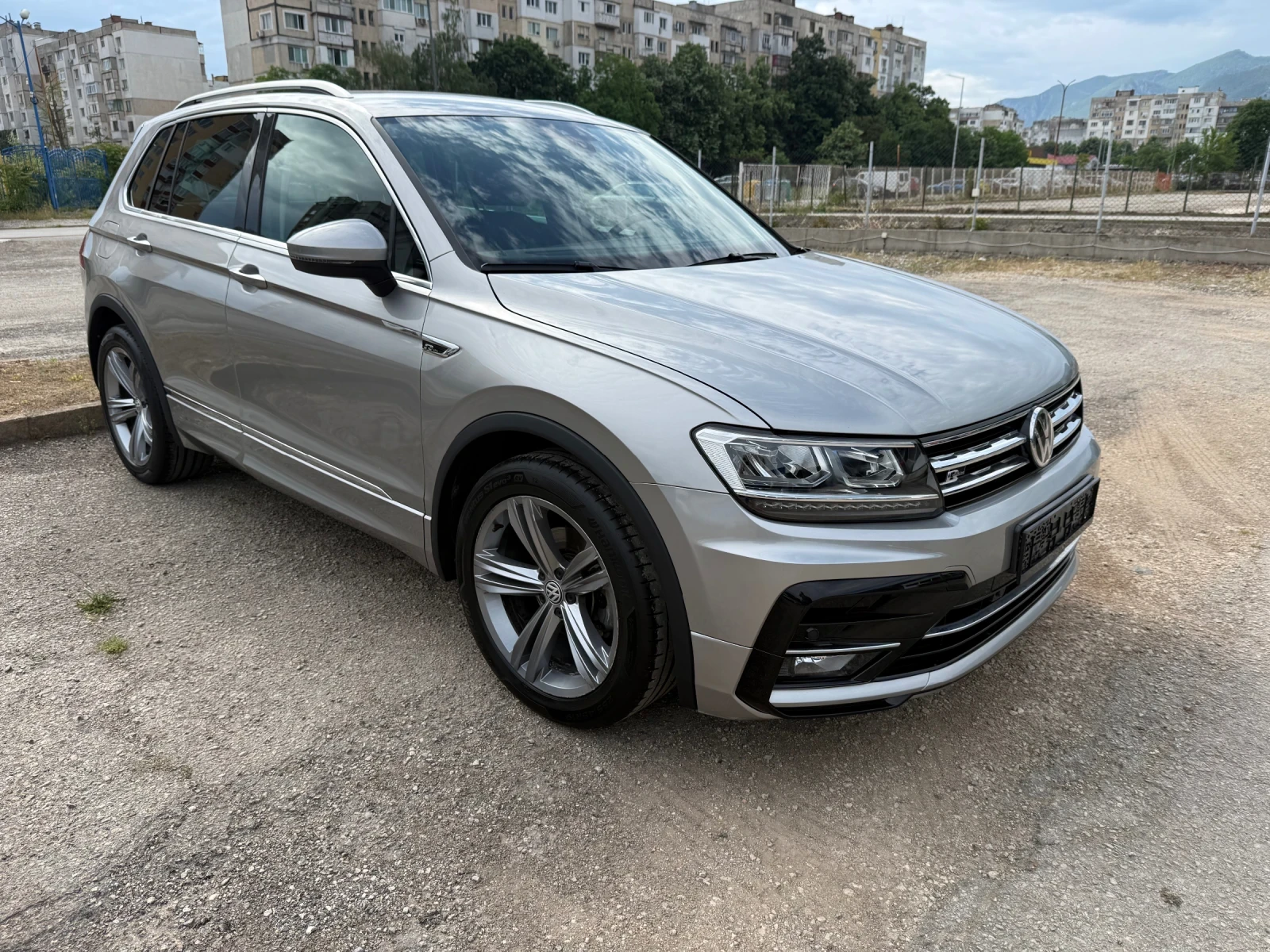 VW Tiguan R LINE DIGITAL 113250km, снимка 2 - Автомобили и джипове - 54735105