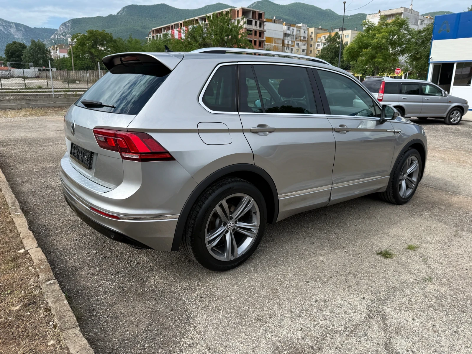 VW Tiguan R LINE DIGITAL 113250km, снимка 3 - Автомобили и джипове - 54735105