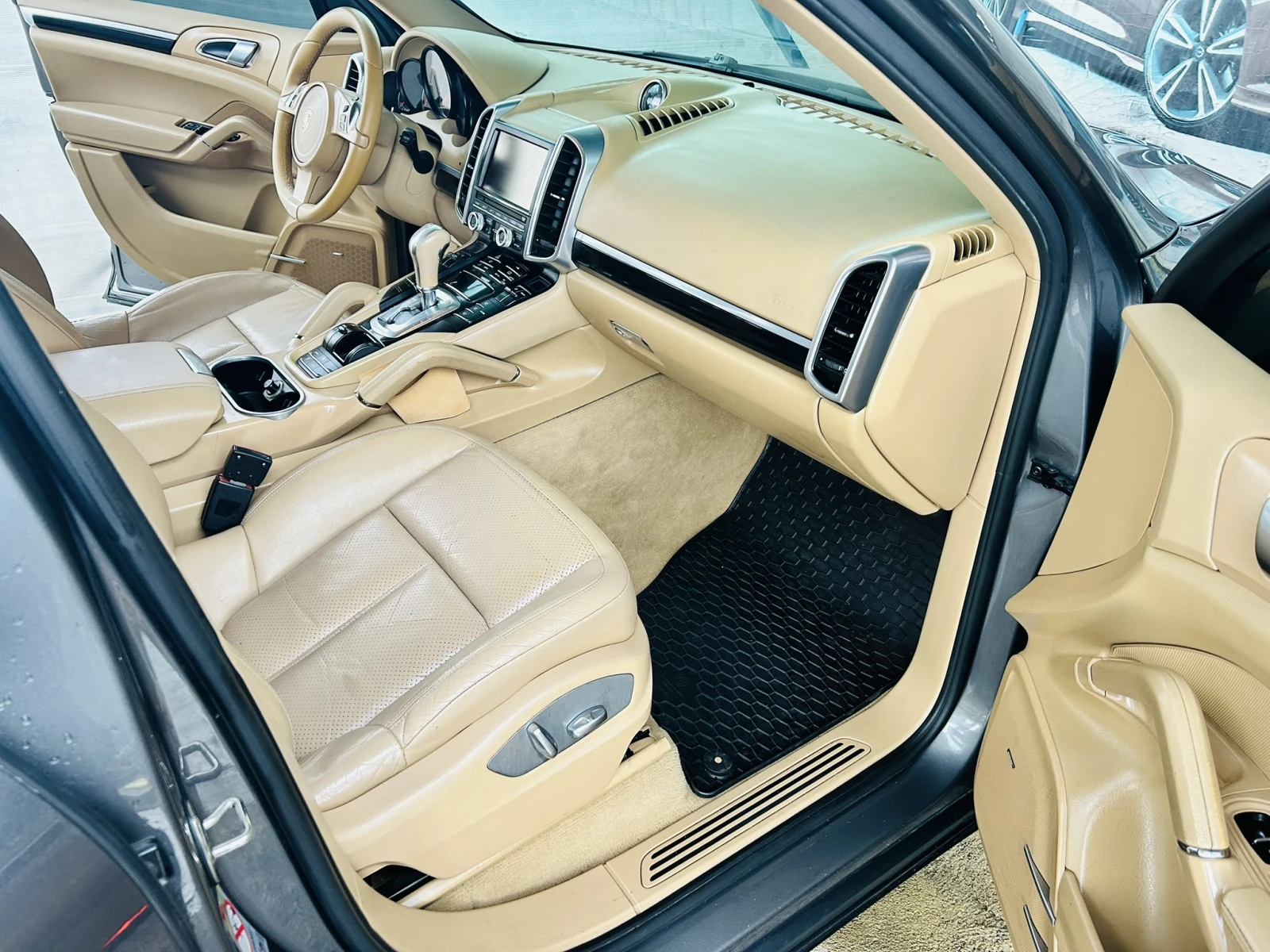 Porsche Cayenne 3.0D* 245kc* BOSE* PANO* NAVI* EU5, снимка 12 - Автомобили и джипове - 54915358