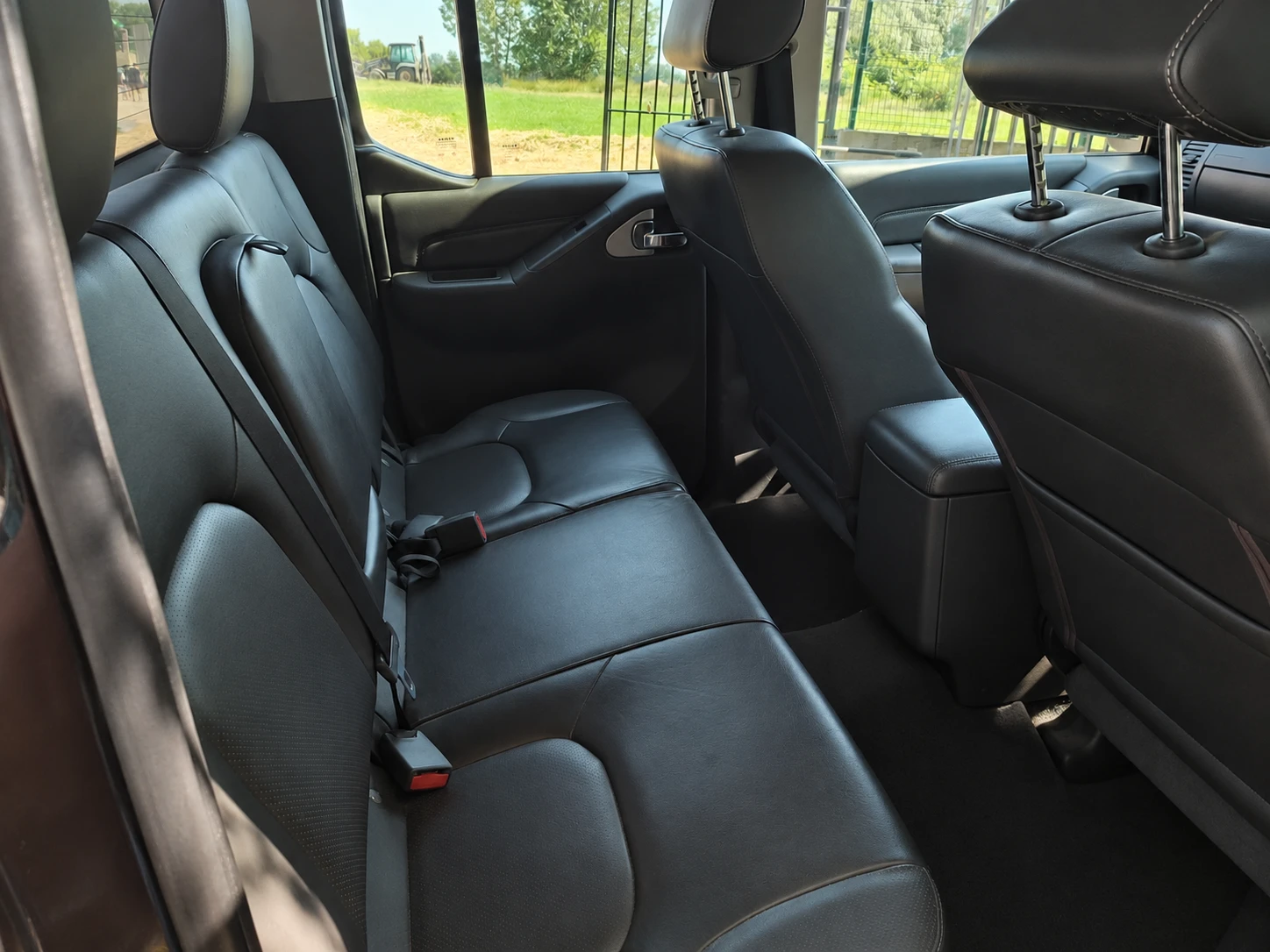 Nissan Navara, снимка 9 - Автомобили и джипове - 54989221