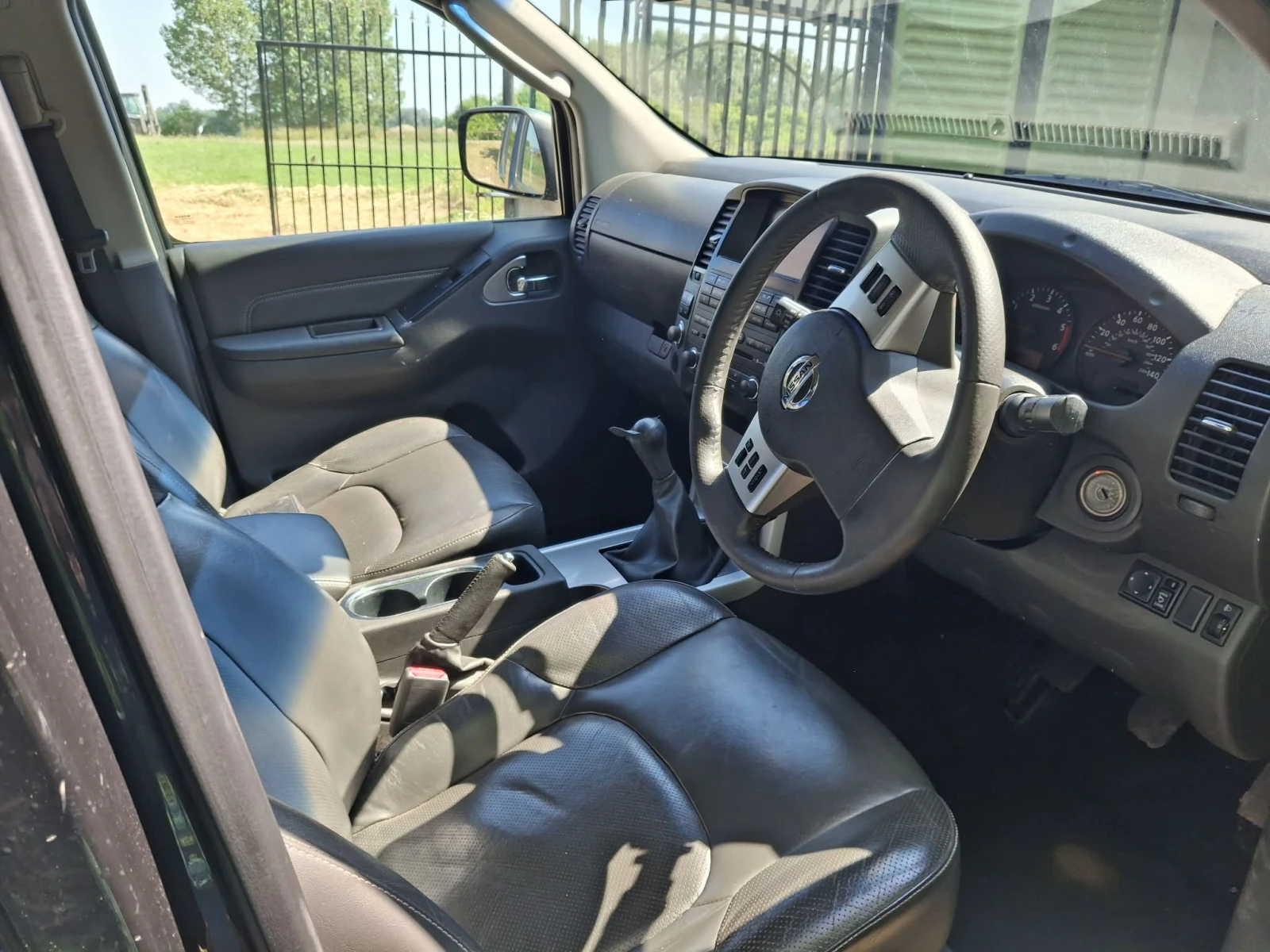Nissan Navara, снимка 7 - Автомобили и джипове - 54989221