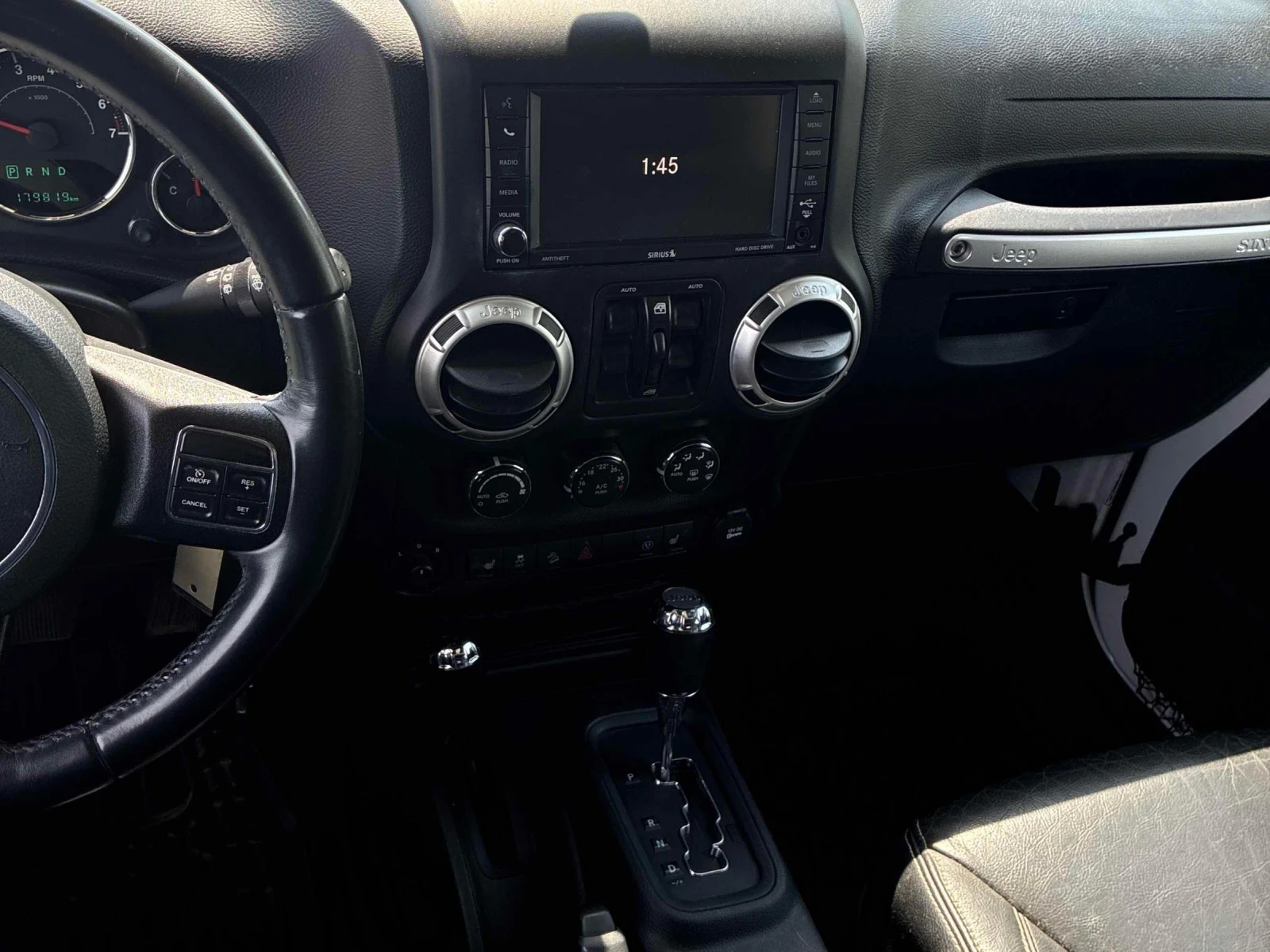 Jeep Wrangler Sahara* Back cam* 4х4* Перфектен carfax* 2ключа, снимка 9 - Автомобили и джипове - 55804972