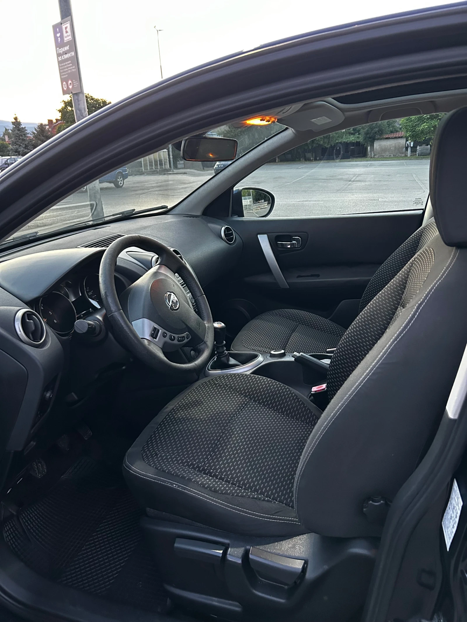 Nissan Qashqai, снимка 7 - Автомобили и джипове - 55970477