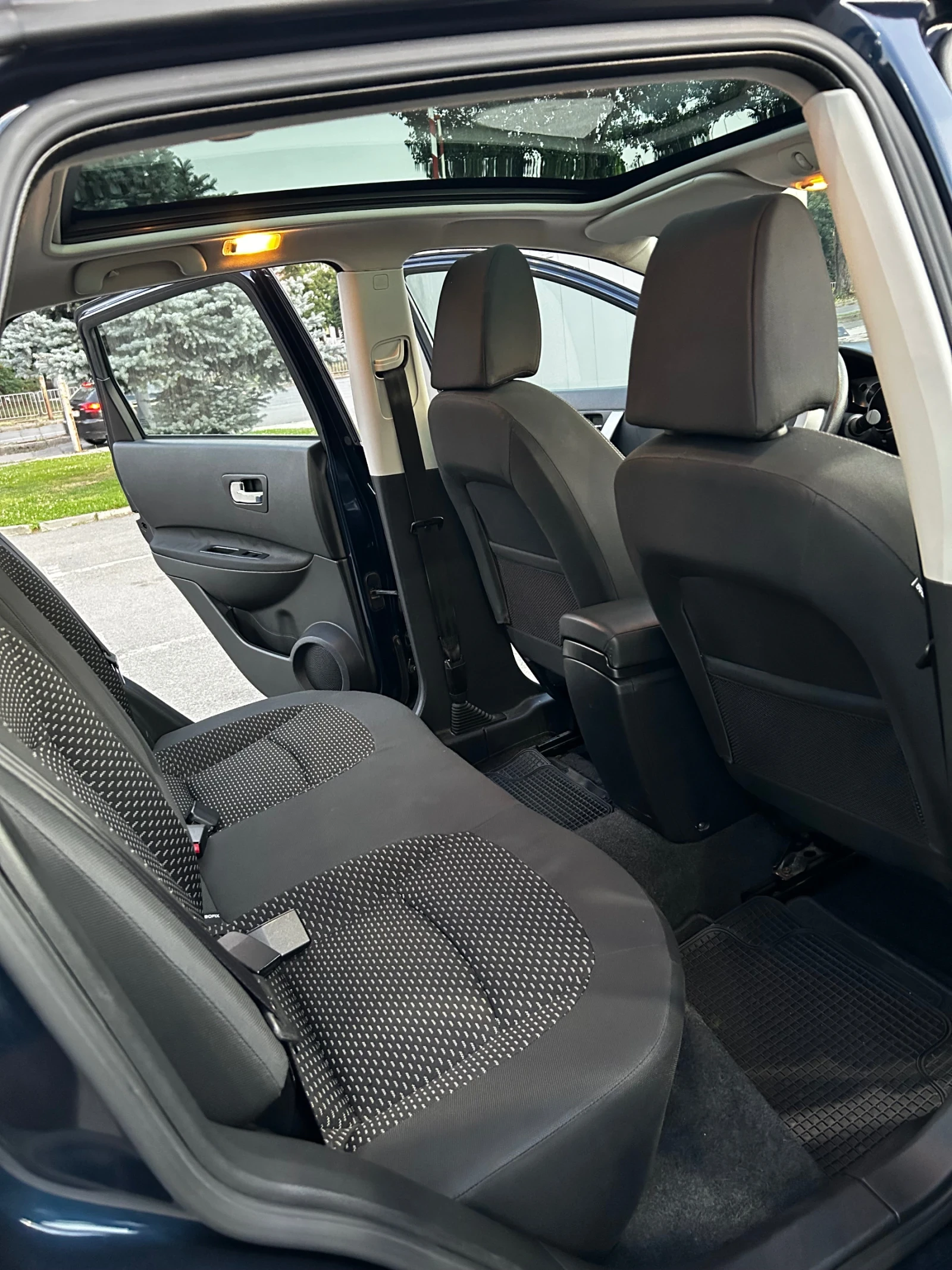 Nissan Qashqai, снимка 10 - Автомобили и джипове - 55970477