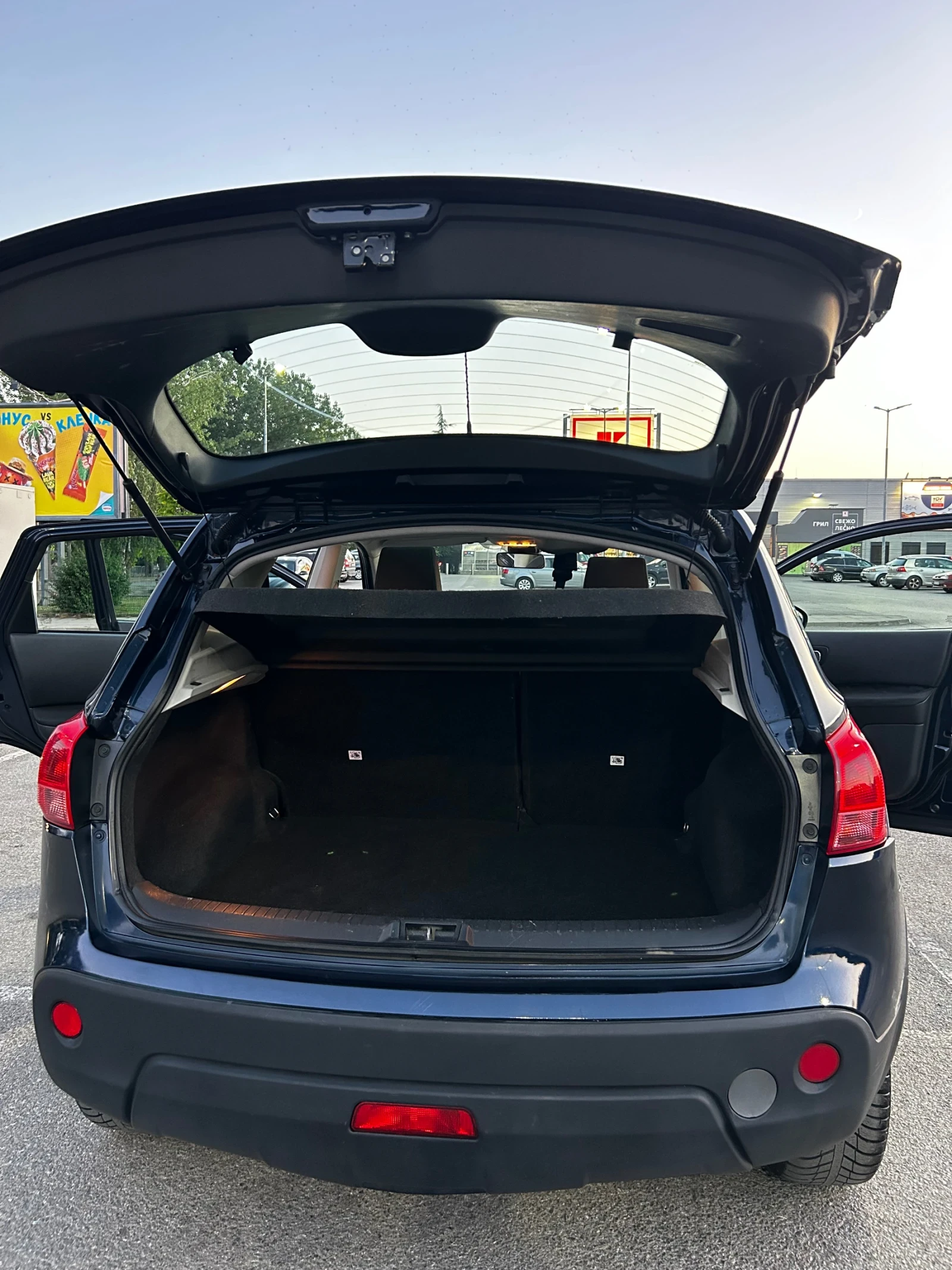 Nissan Qashqai, снимка 12 - Автомобили и джипове - 55970477