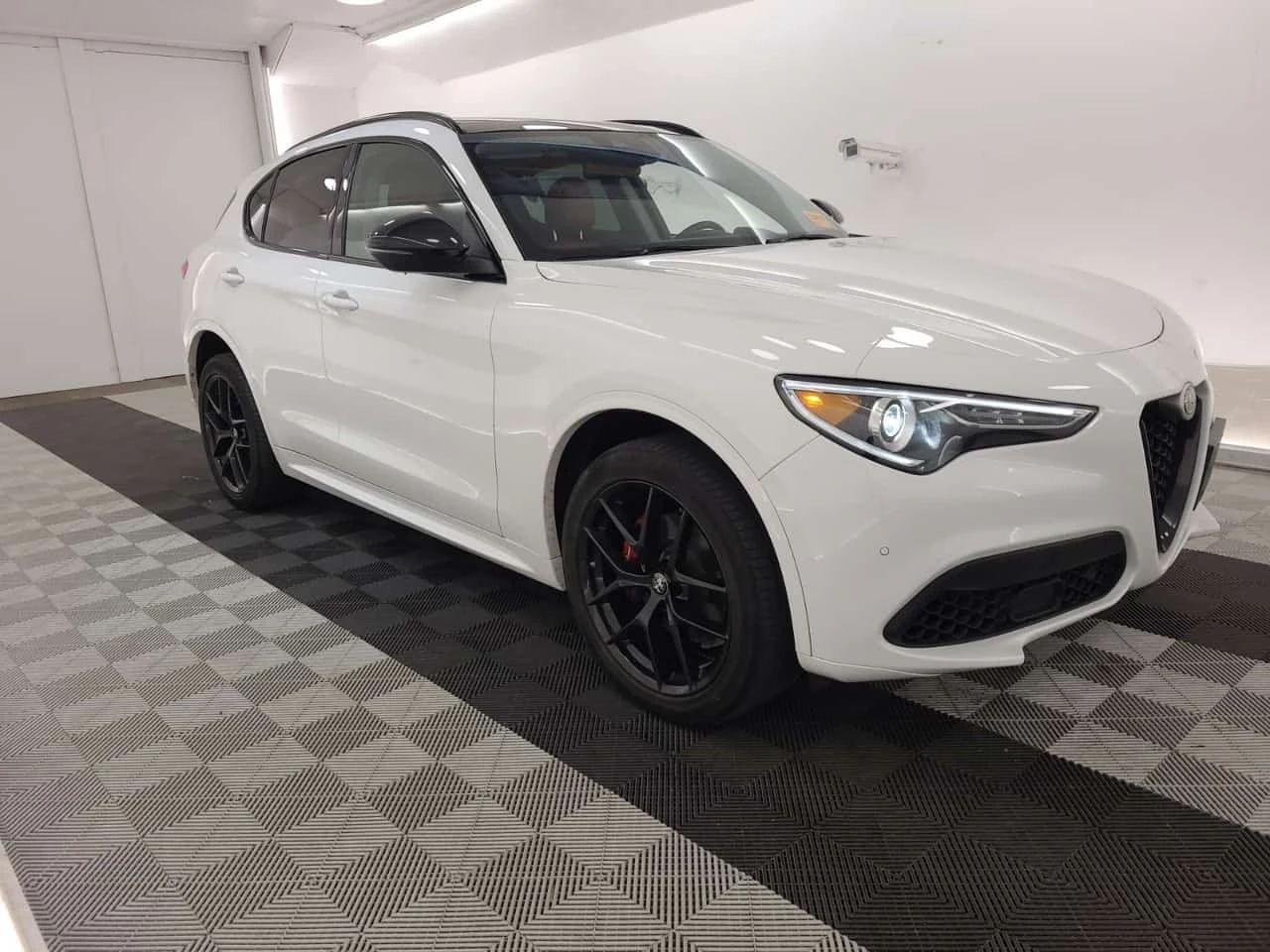 Alfa Romeo Stelvio  TI / CARFAX / ���������� / 2 �����  | Mobile.bg � ����������� 2