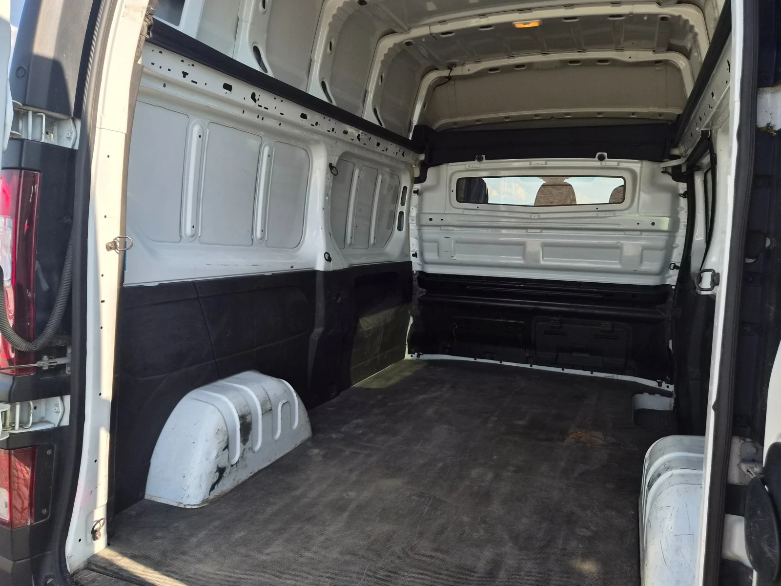Opel Vivaro 1.6CDTI 146кс EU6B L2H2, снимка 10 - Бусове и автобуси - 54824411