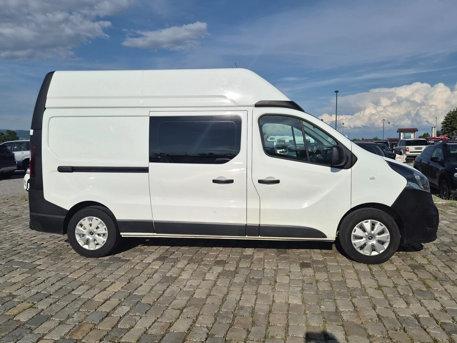 Opel Vivaro 1.6CDTI 146кс EU6B L2H2, снимка 5 - Бусове и автобуси - 54824411