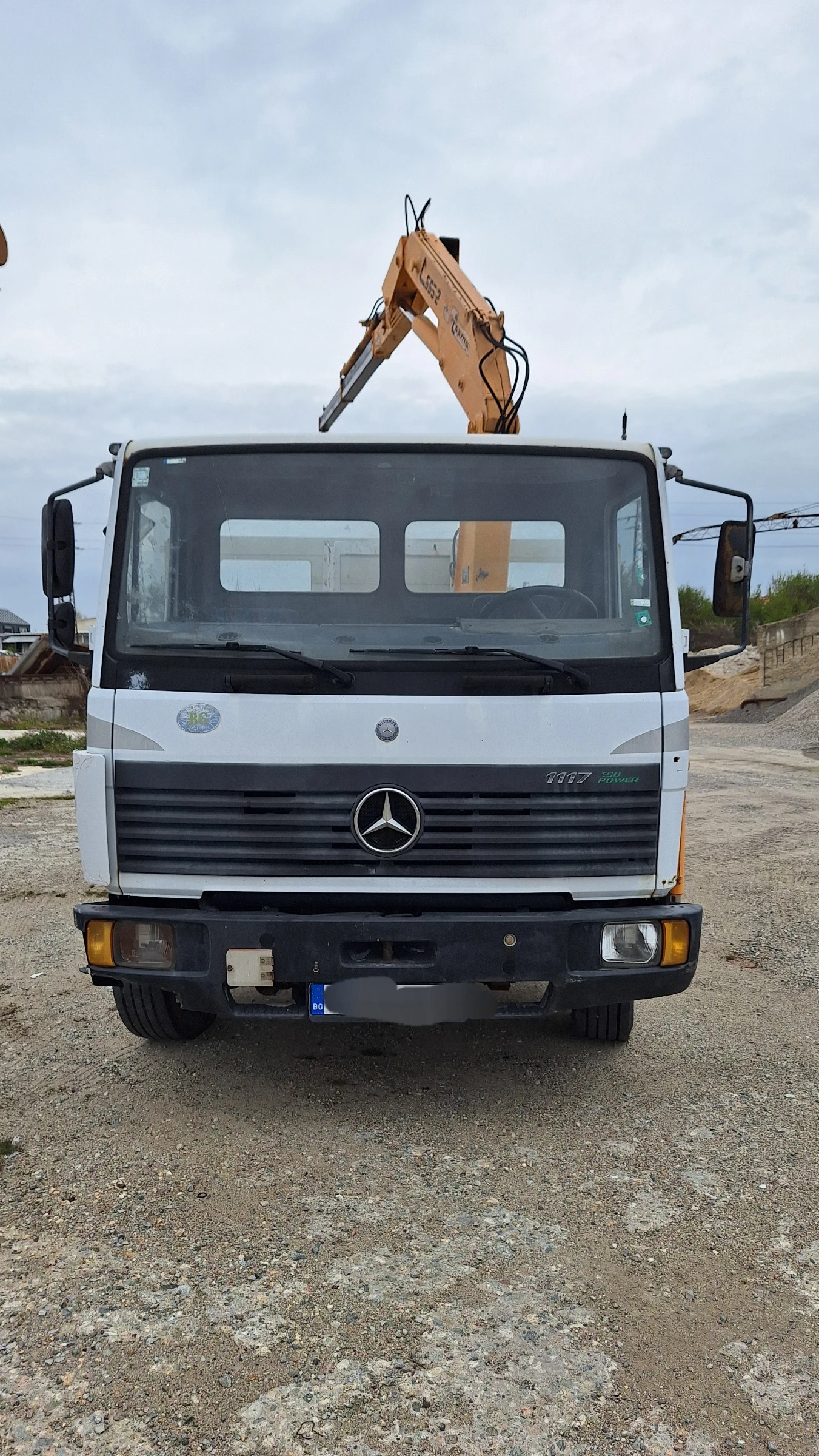Mercedes-Benz 1117 с кран