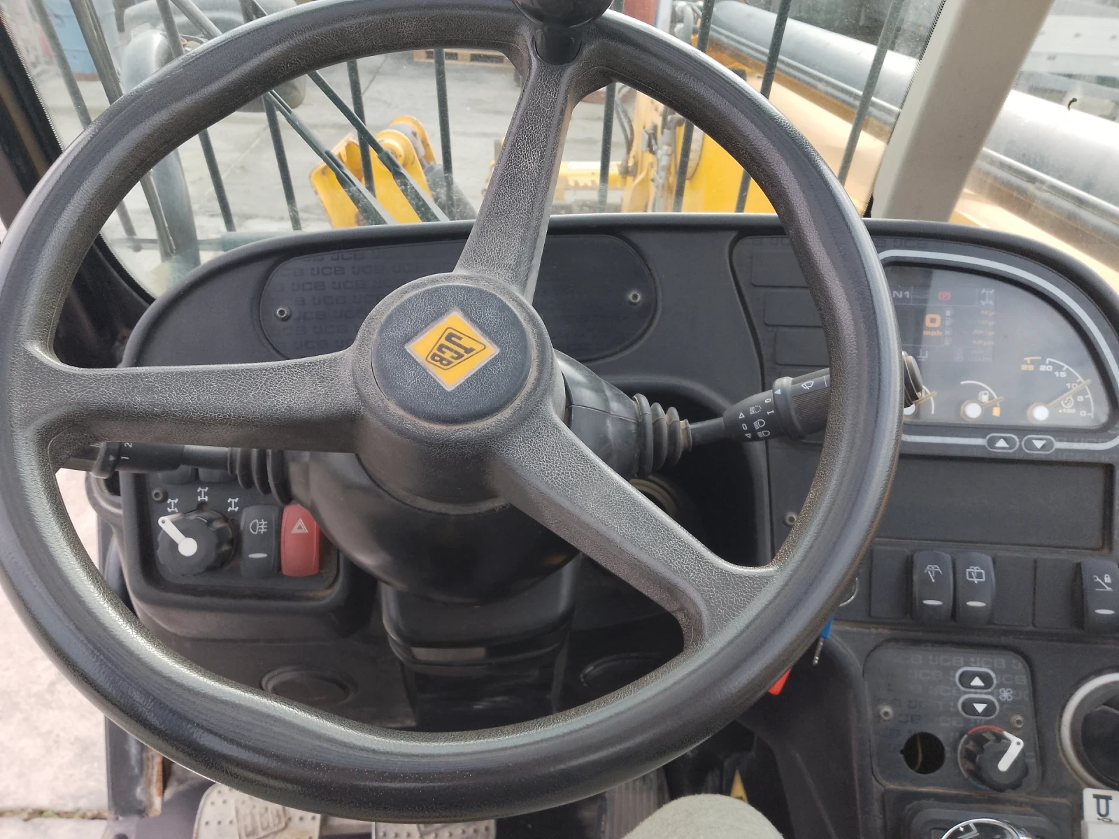 Телескопични товарачи JCB, снимка 11 - Индустриална техника - 53929617