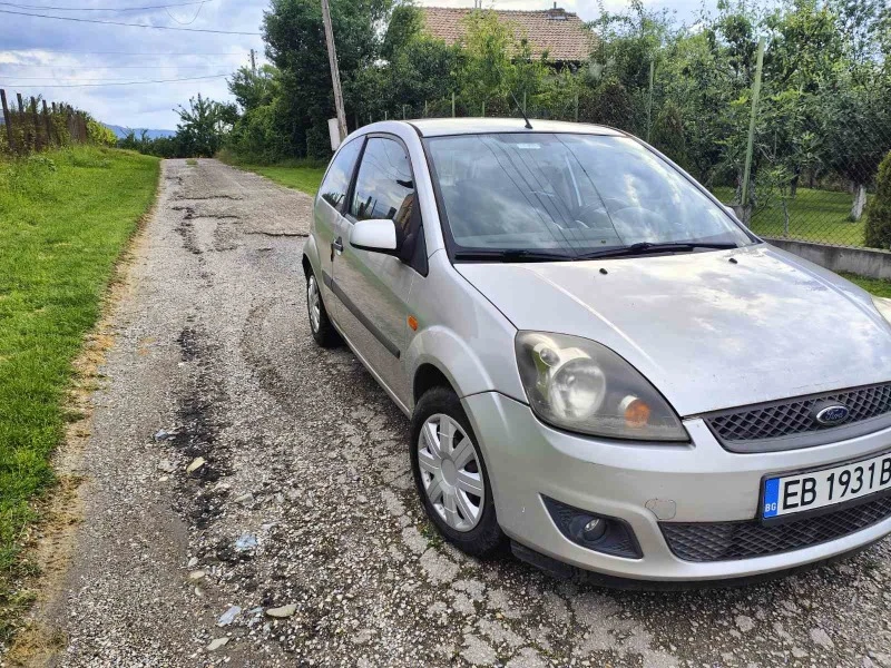 Ford Fiesta 1.4 бензин, снимка 3 - Автомобили и джипове - 46708690