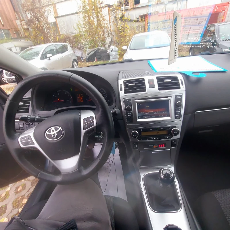 Toyota Avensis 1.8 16V FACE, снимка 9 - Автомобили и джипове - 47930129