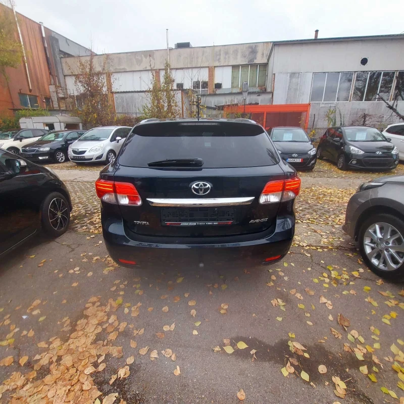 Toyota Avensis 1.8 16V FACE, снимка 4 - Автомобили и джипове - 47930129