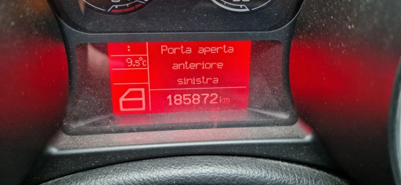 Alfa Romeo Giulietta 1.4 i turbo , снимка 13 - Автомобили и джипове - 47941940