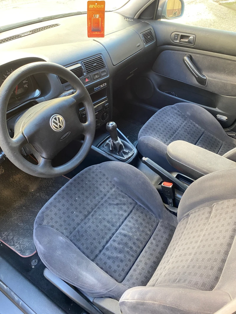 VW Golf 1.9 TDI, снимка 7 - Автомобили и джипове - 49539190