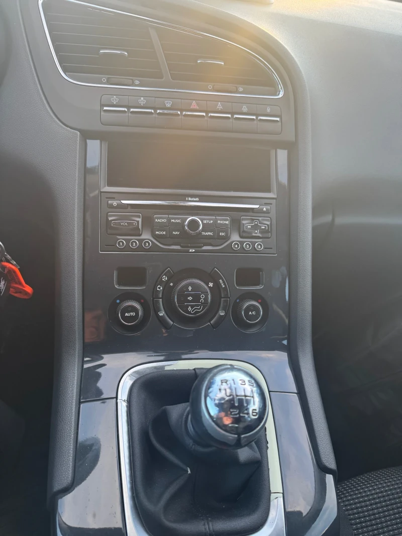 Peugeot 5008 2.0HDI 7mesta HeadUp, снимка 7 - Автомобили и джипове - 53516345