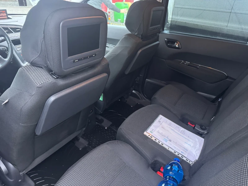 Peugeot 5008 2.0HDI 7mesta HeadUp, снимка 11 - Автомобили и джипове - 53516345
