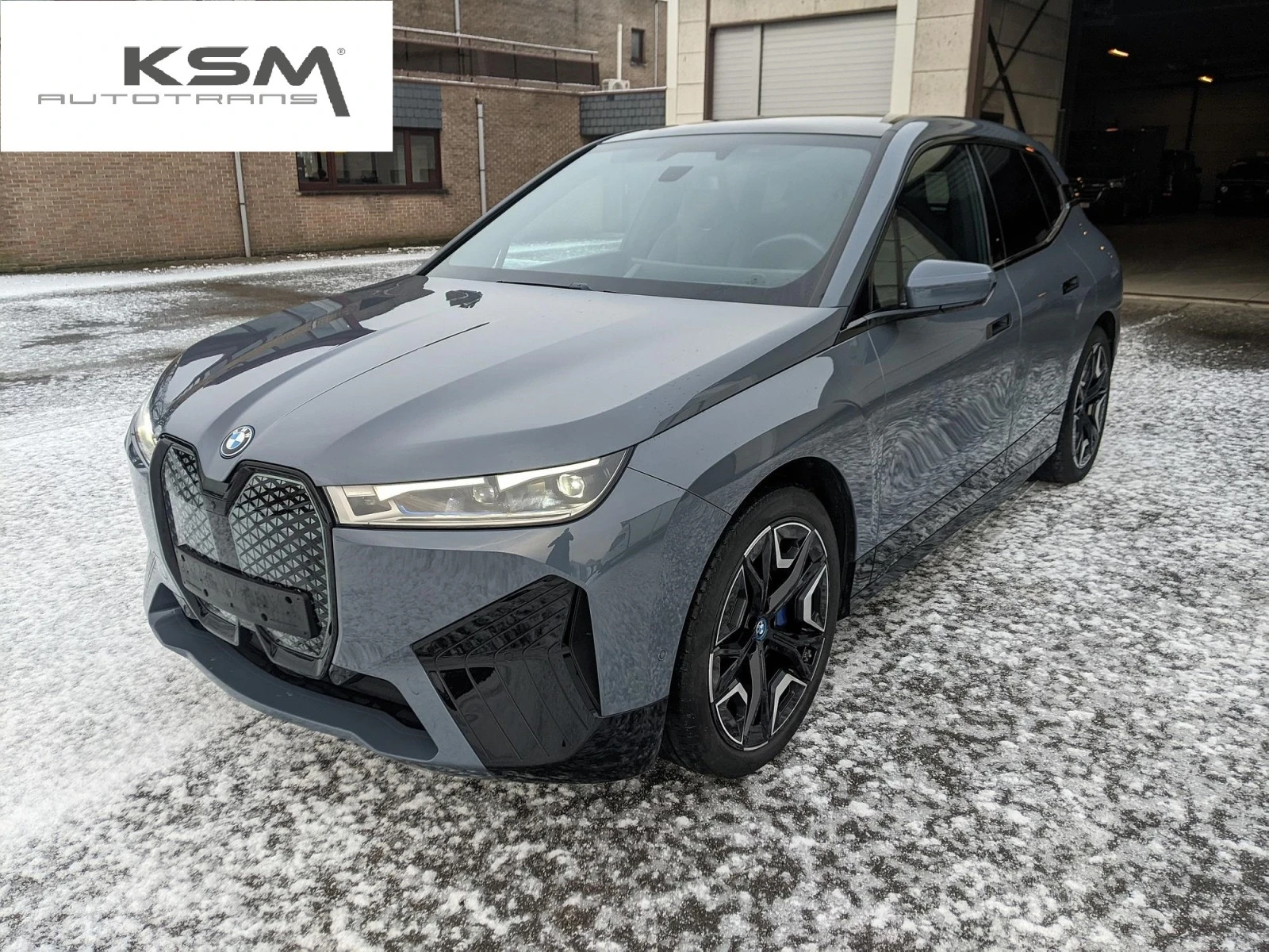 BMW iX xDrive40 76.6 kWh - изображение 3