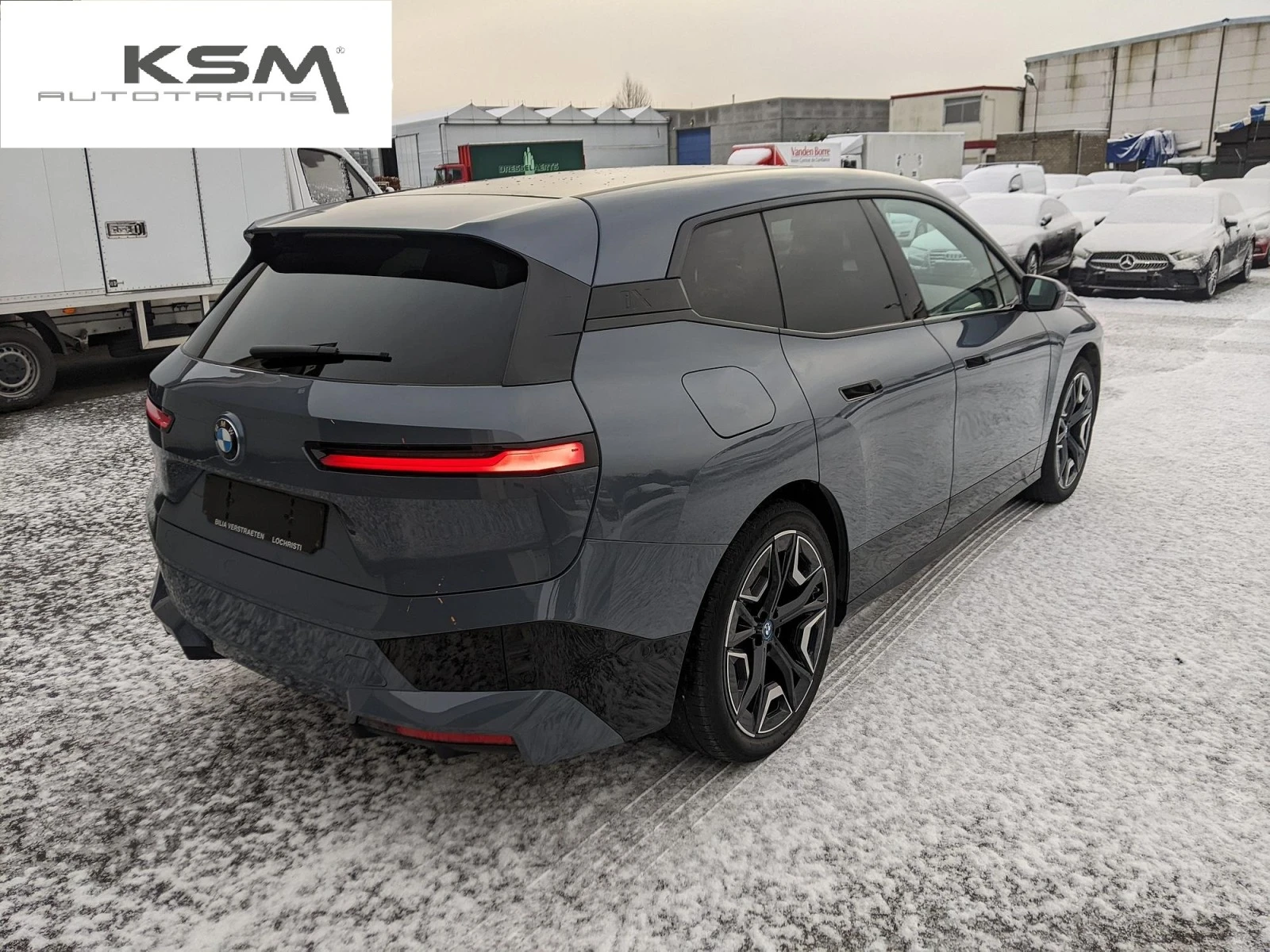 BMW iX xDrive40 76.6 kWh - изображение 6