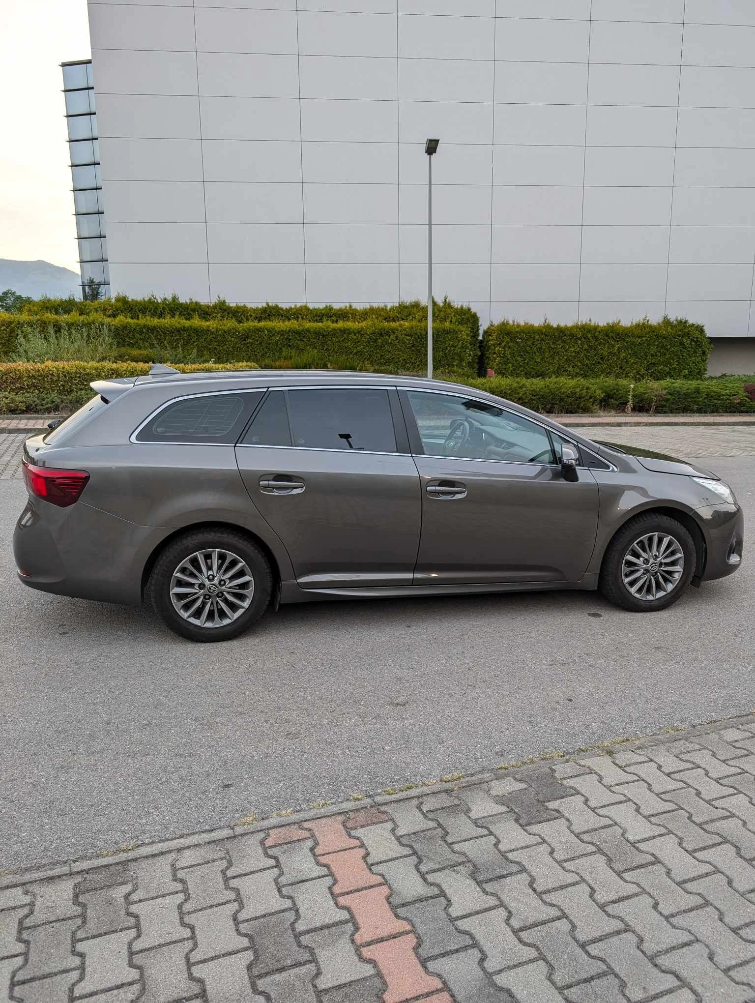 Toyota Avensis  - изображение 2