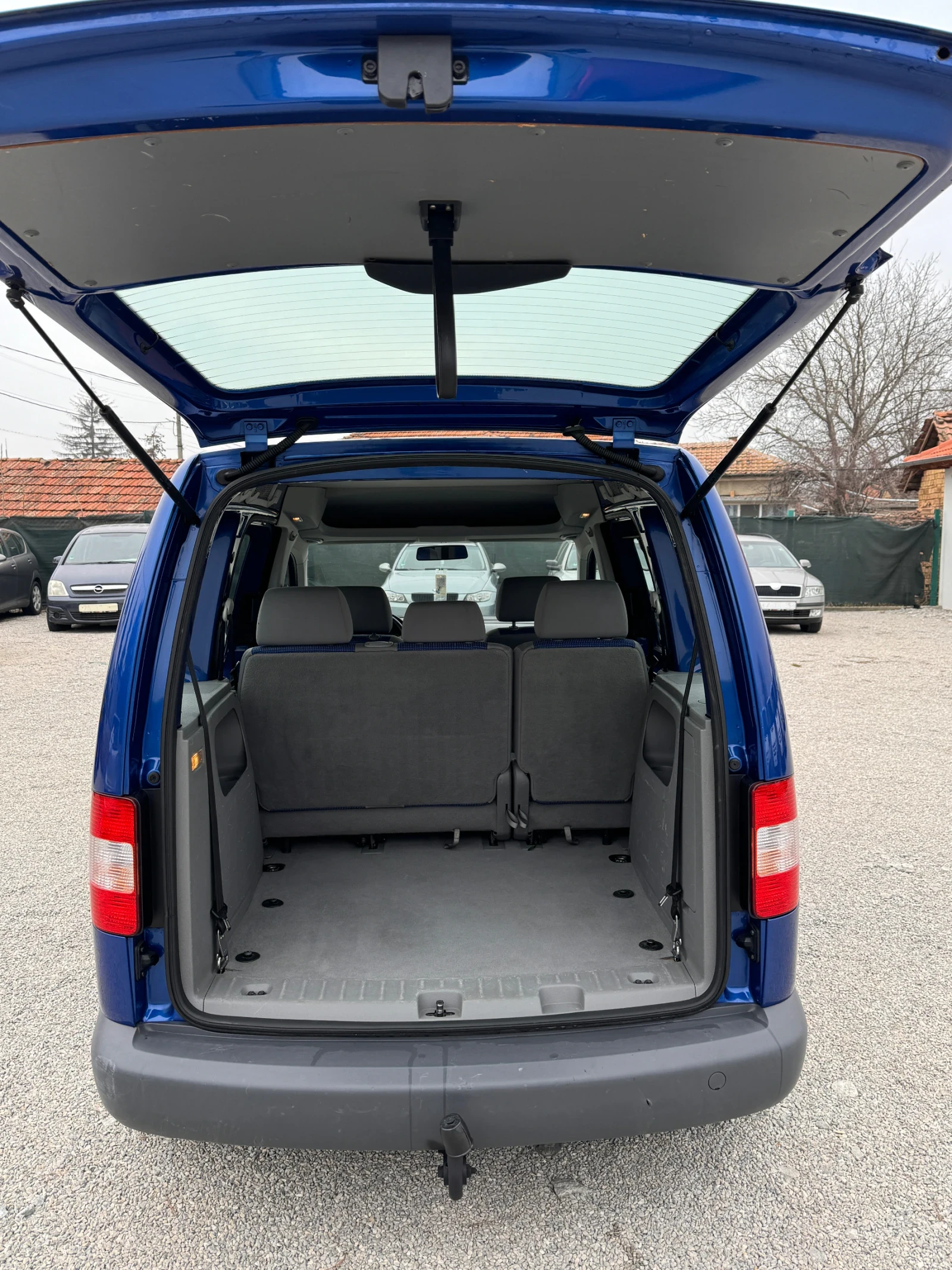 VW Caddy 1.6-i.   102ps | Mobile.bg   15