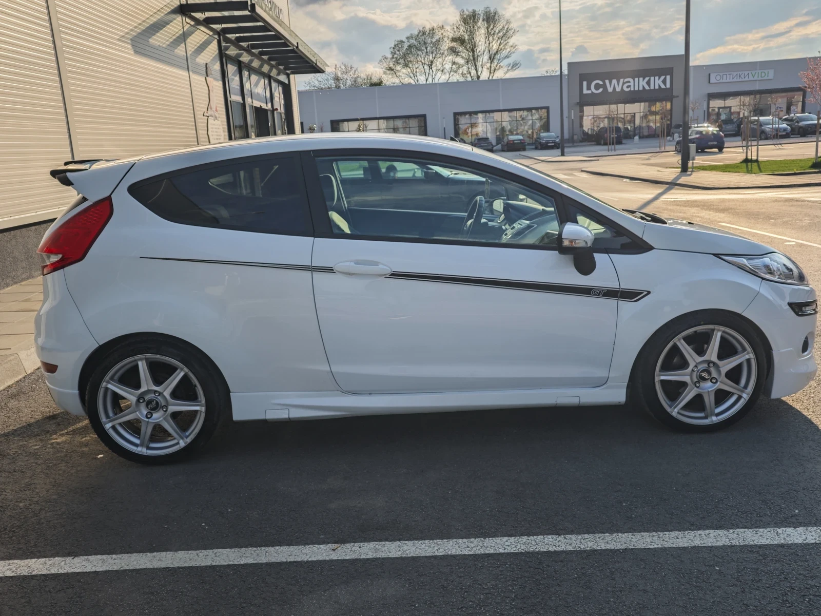 Ford Fiesta 1.6 DCI - изображение 4