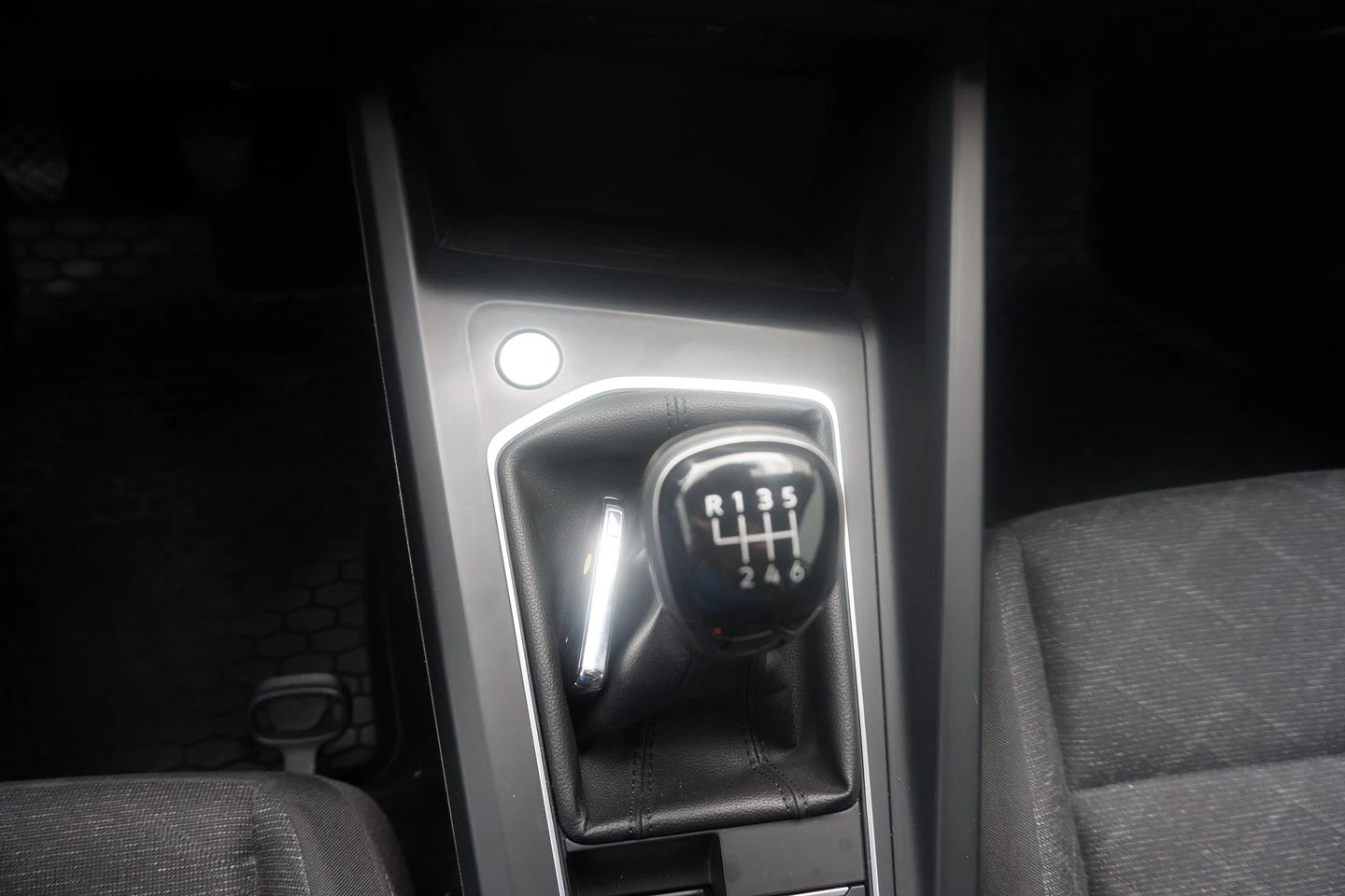 VW Golf 8 Life 1.5 TSI OPF - изображение 8
