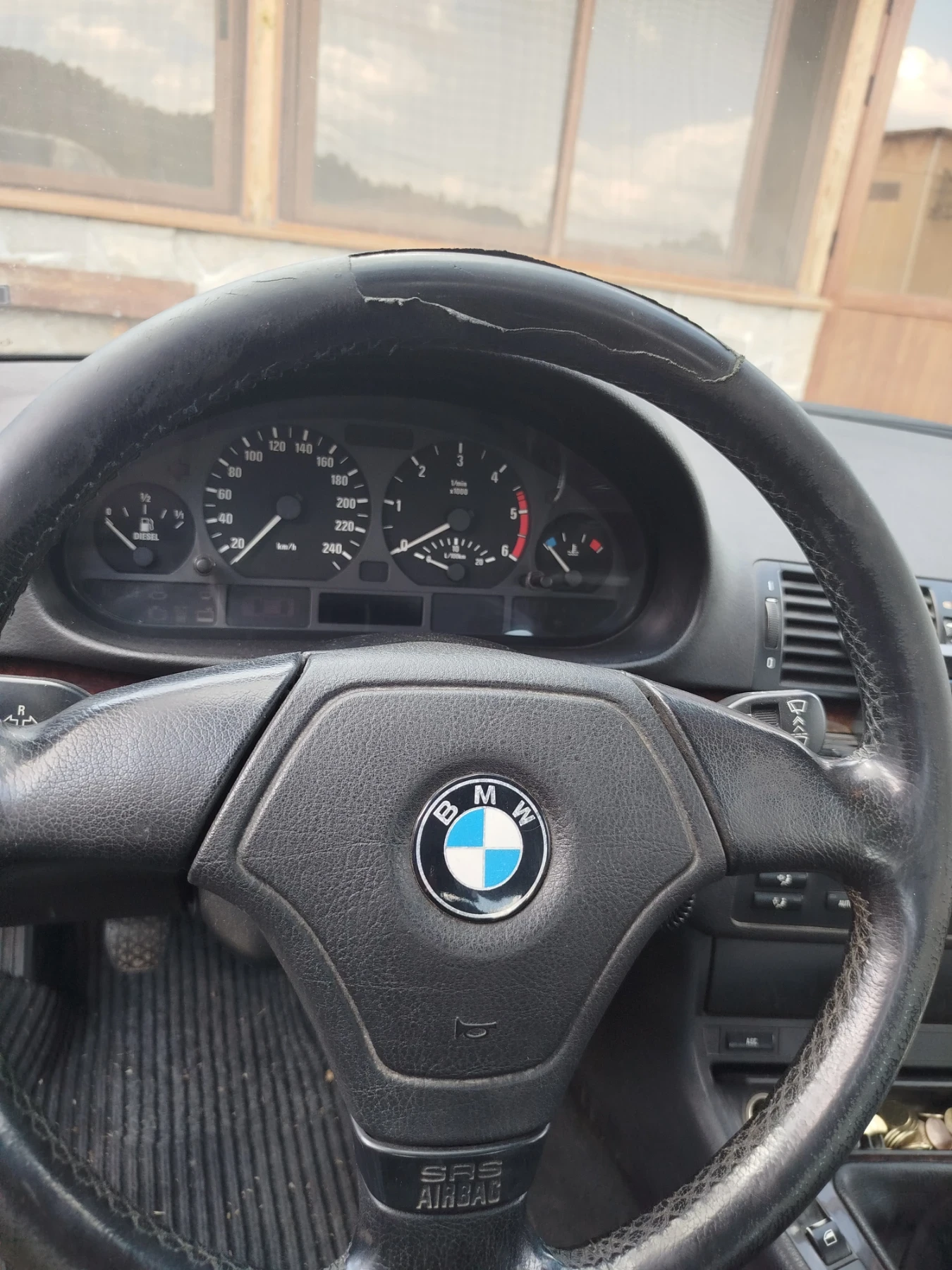 BMW 320  - изображение 6
