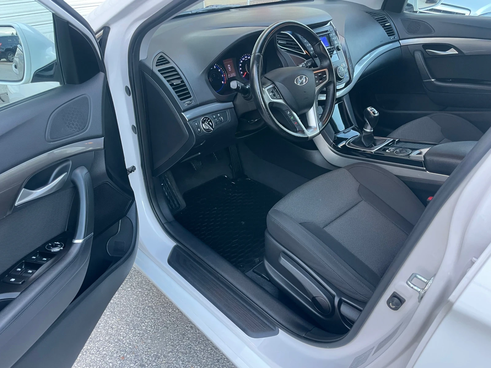Hyundai I40 1.6i 135к.с. 5 STAR EDITION ГЕРМАНИЯ - изображение 10