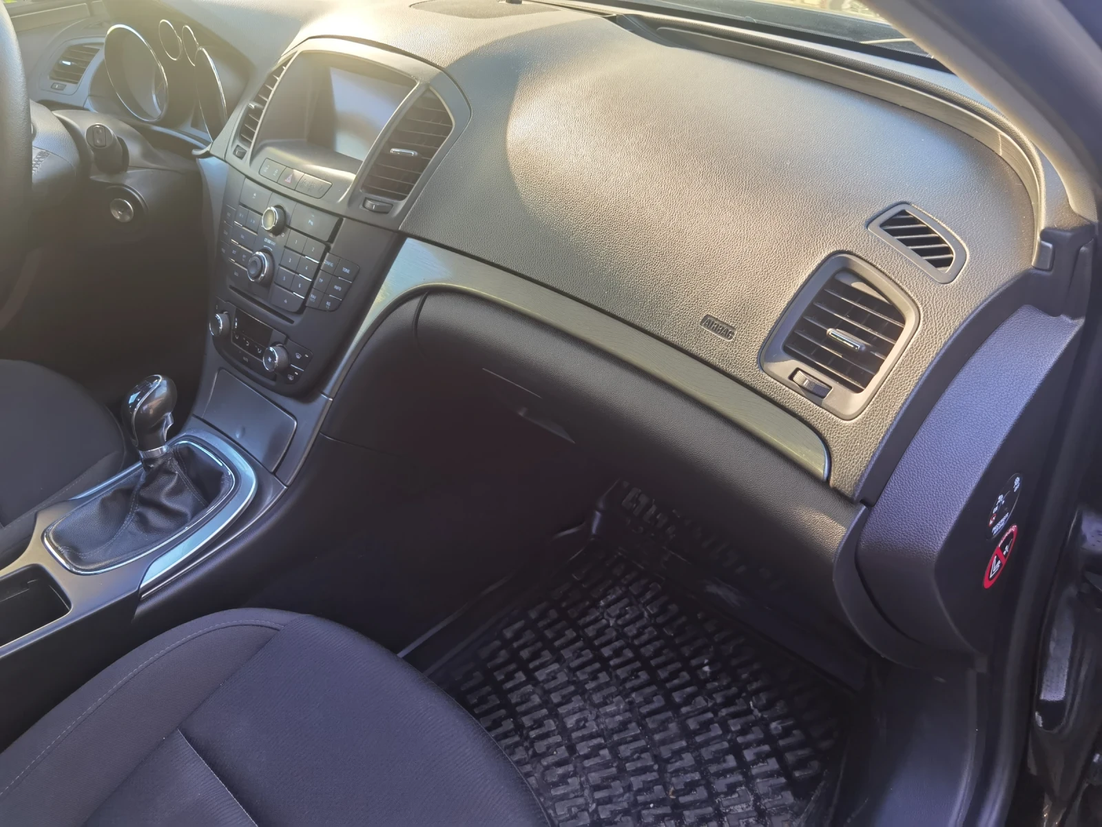 Opel Insignia, снимка 3 - Автомобили и джипове - 53972915