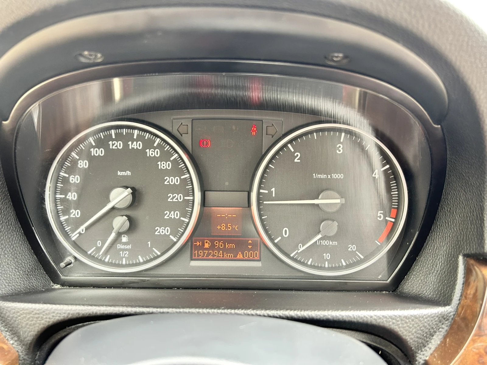 BMW 320 D* Facelift* Navi* Кожа* Xenon, снимка 16 - Автомобили и джипове - 54381014