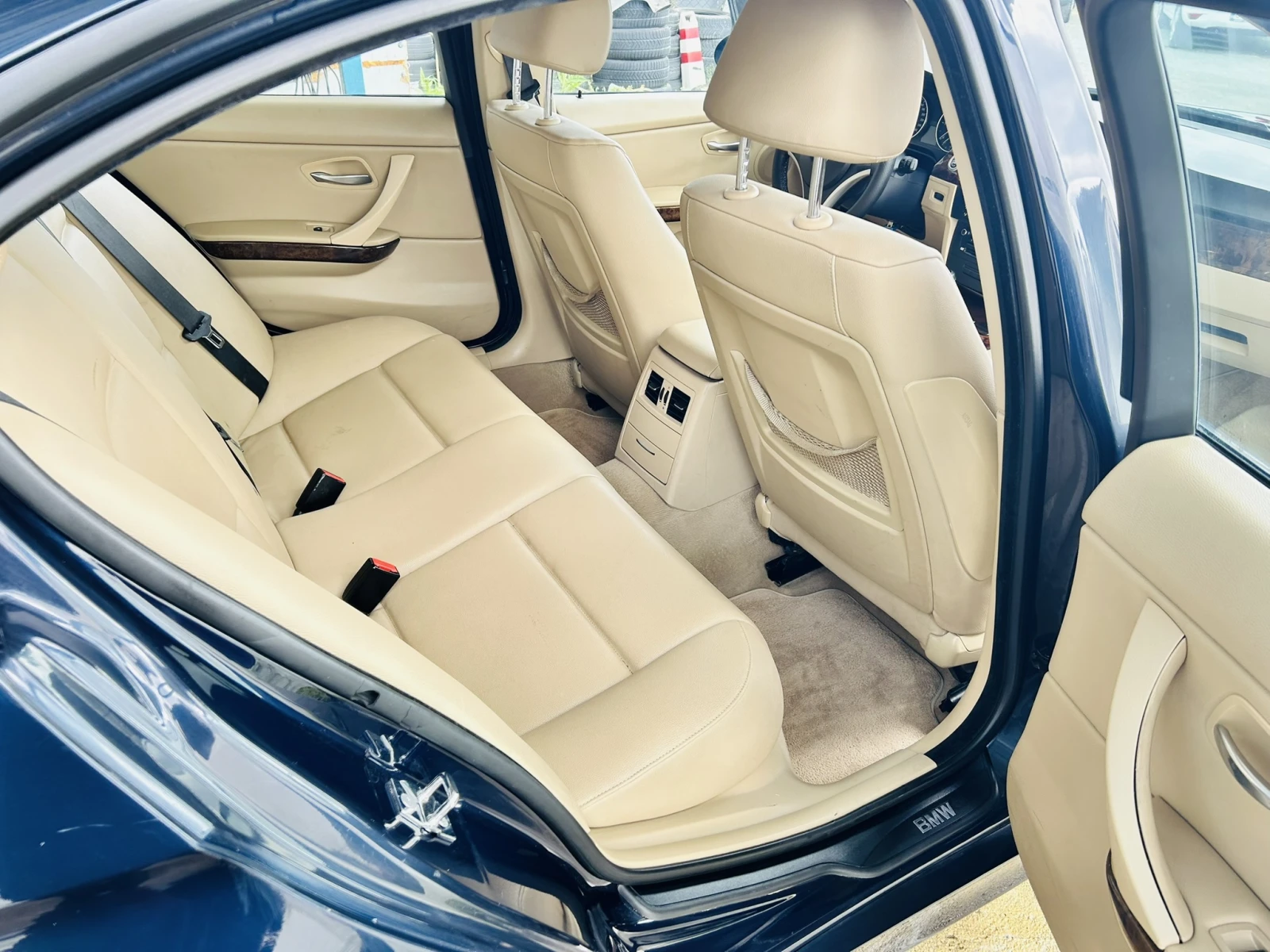 BMW 320 D* Facelift* Navi* Кожа* Xenon, снимка 11 - Автомобили и джипове - 54381014