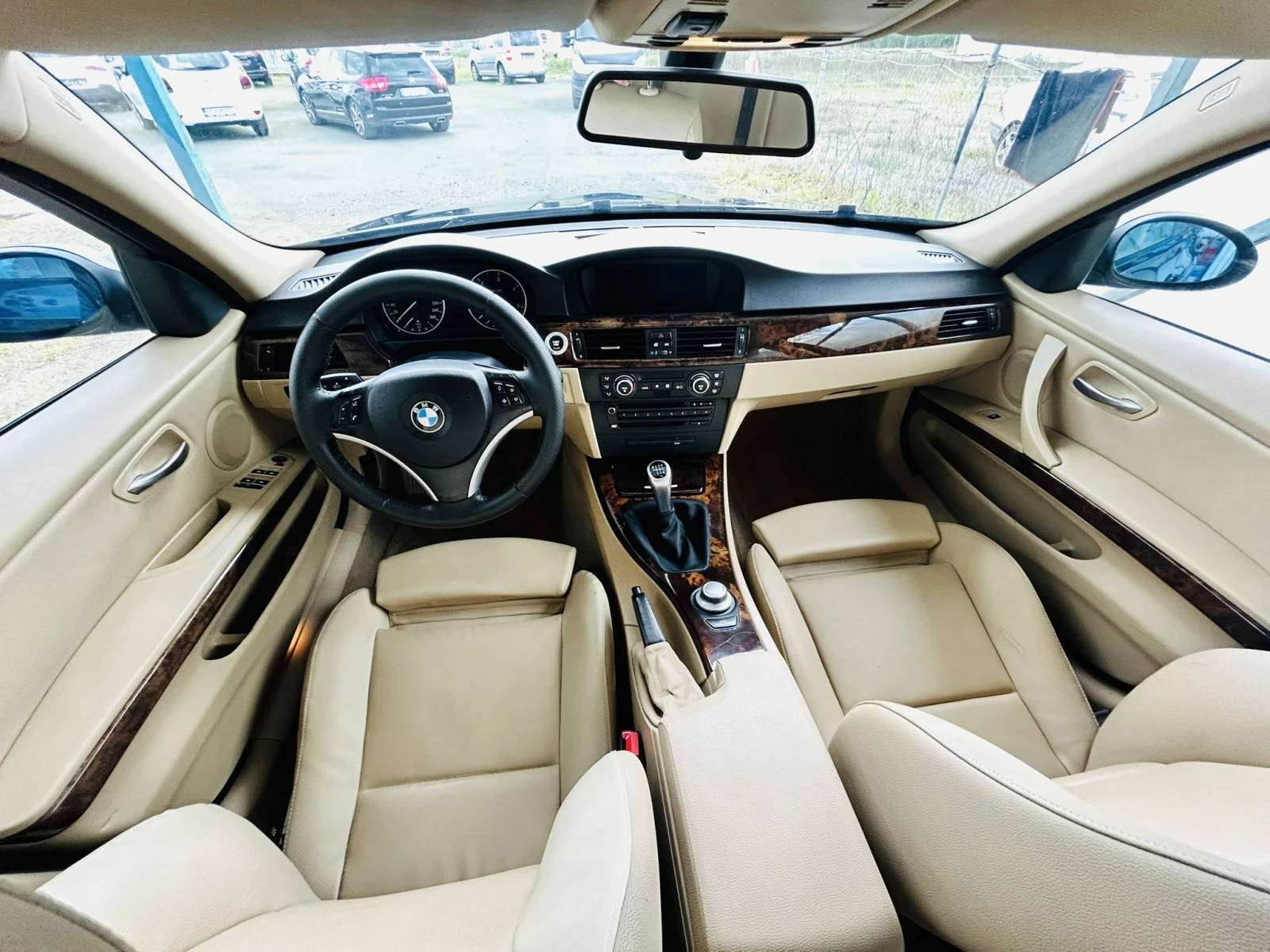 BMW 320 D* Facelift* Navi* Кожа* Xenon, снимка 13 - Автомобили и джипове - 54381014
