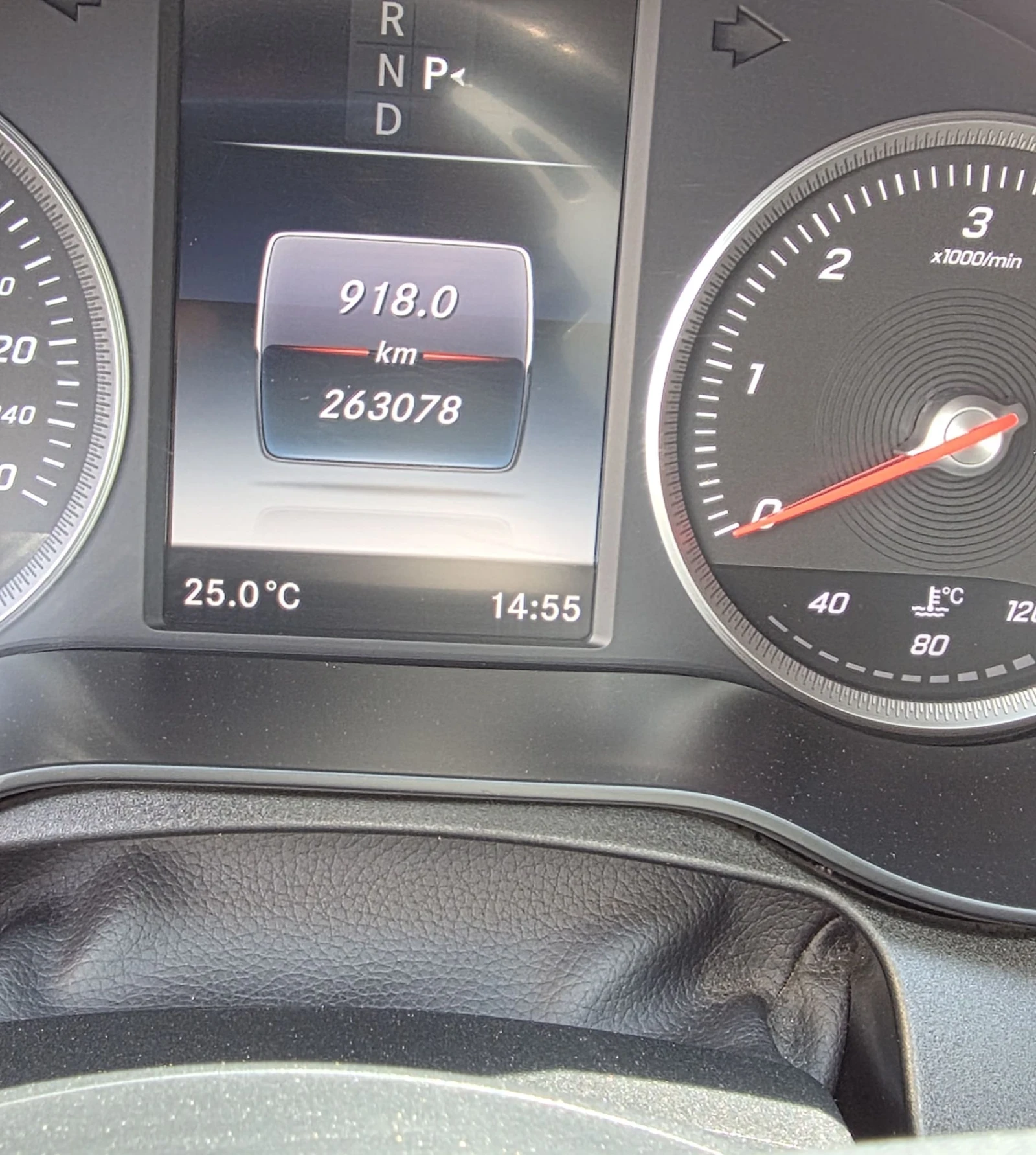 Mercedes-Benz C 180 AMG пакет, TV, WAZE, CAR PLEY ANDROID, снимка 13 - Автомобили и джипове - 54645222